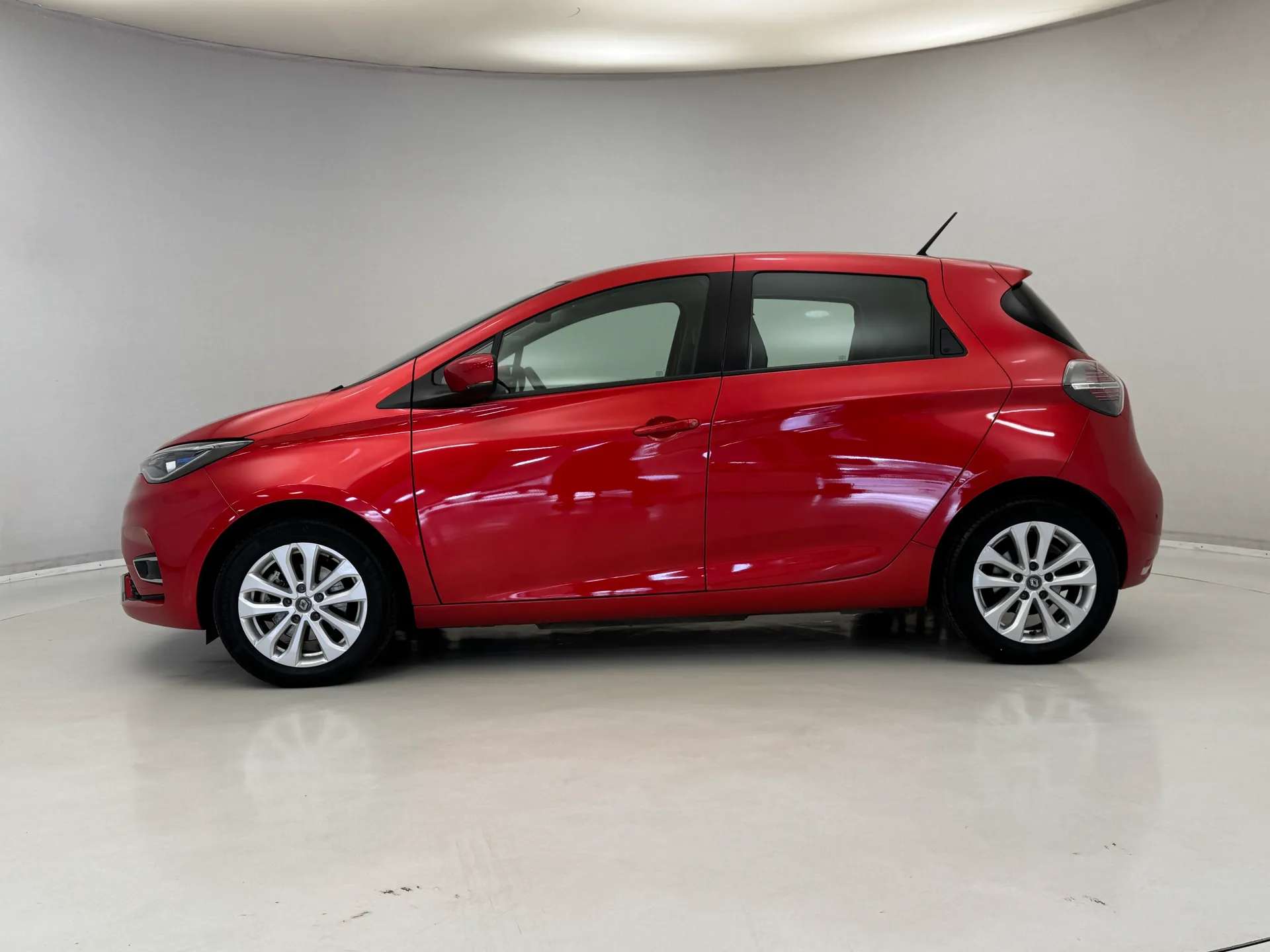 A 2021 RENAULT ZOE 80kW Iconic R110 50kWh Rapid Charge 5dr Auto A 2021 RENAULT ZOE 80kW Iconic R110 50kWh Rapid Charge 5dr Auto