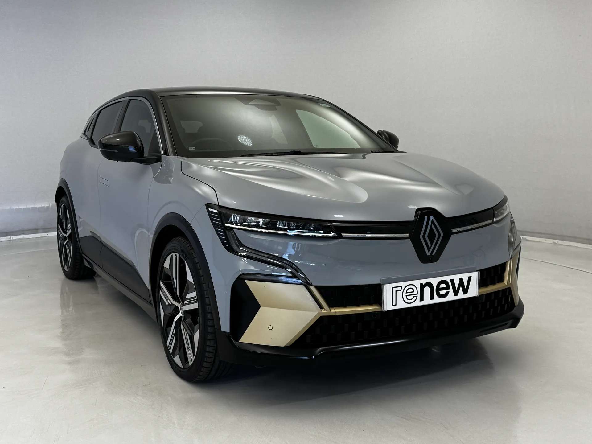 A 2023 RENAULT MEGANE E-TECH EV60 160kW Iconic 60kWh Optimum Charge 5dr Auto A 2023 RENAULT MEGANE E-TECH EV60 160kW Iconic 60kWh Optimum Charge 5dr Auto