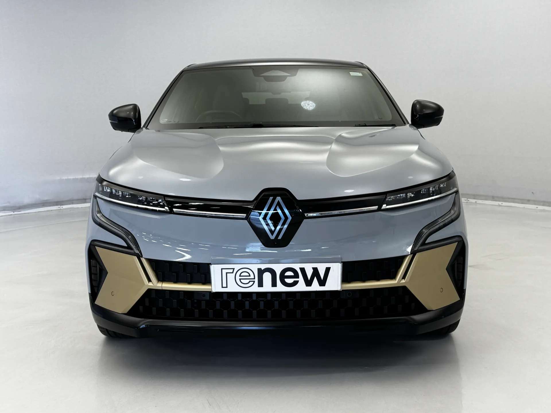 A 2023 RENAULT MEGANE E-TECH EV60 160kW Iconic 60kWh Optimum Charge 5dr Auto A 2023 RENAULT MEGANE E-TECH EV60 160kW Iconic 60kWh Optimum Charge 5dr Auto