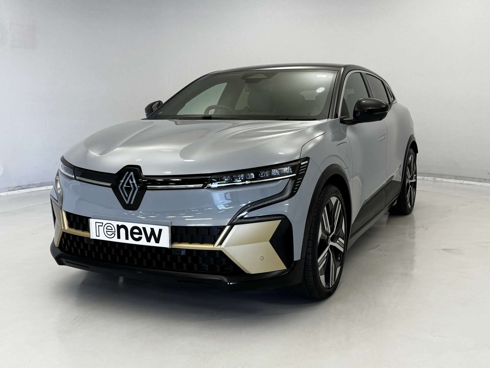 A 2023 RENAULT MEGANE E-TECH EV60 160kW Iconic 60kWh Optimum Charge 5dr Auto A 2023 RENAULT MEGANE E-TECH EV60 160kW Iconic 60kWh Optimum Charge 5dr Auto