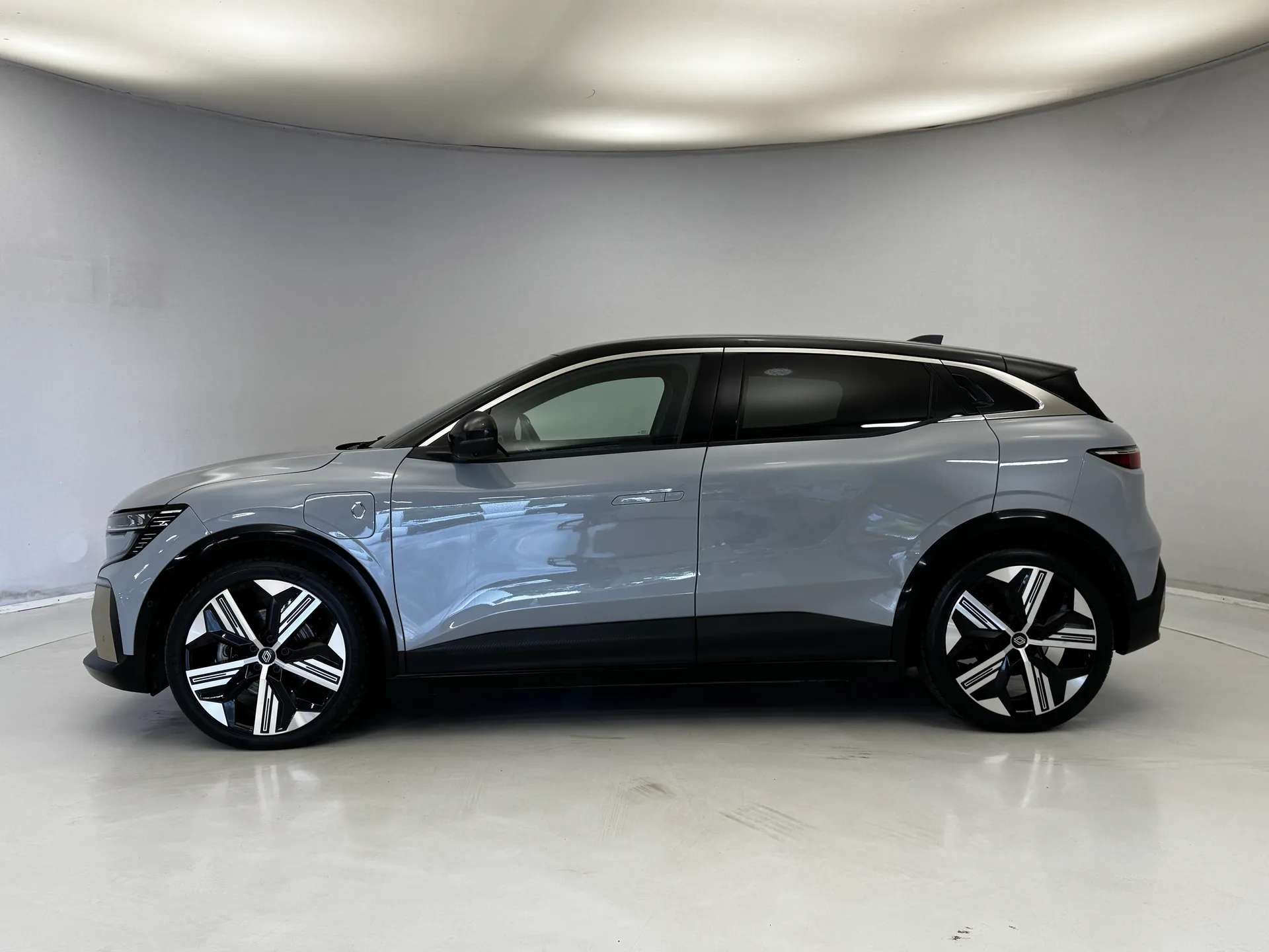 2023 RENAULT MEGANE E-TECH 2023 RENAULT MEGANE E-TECH