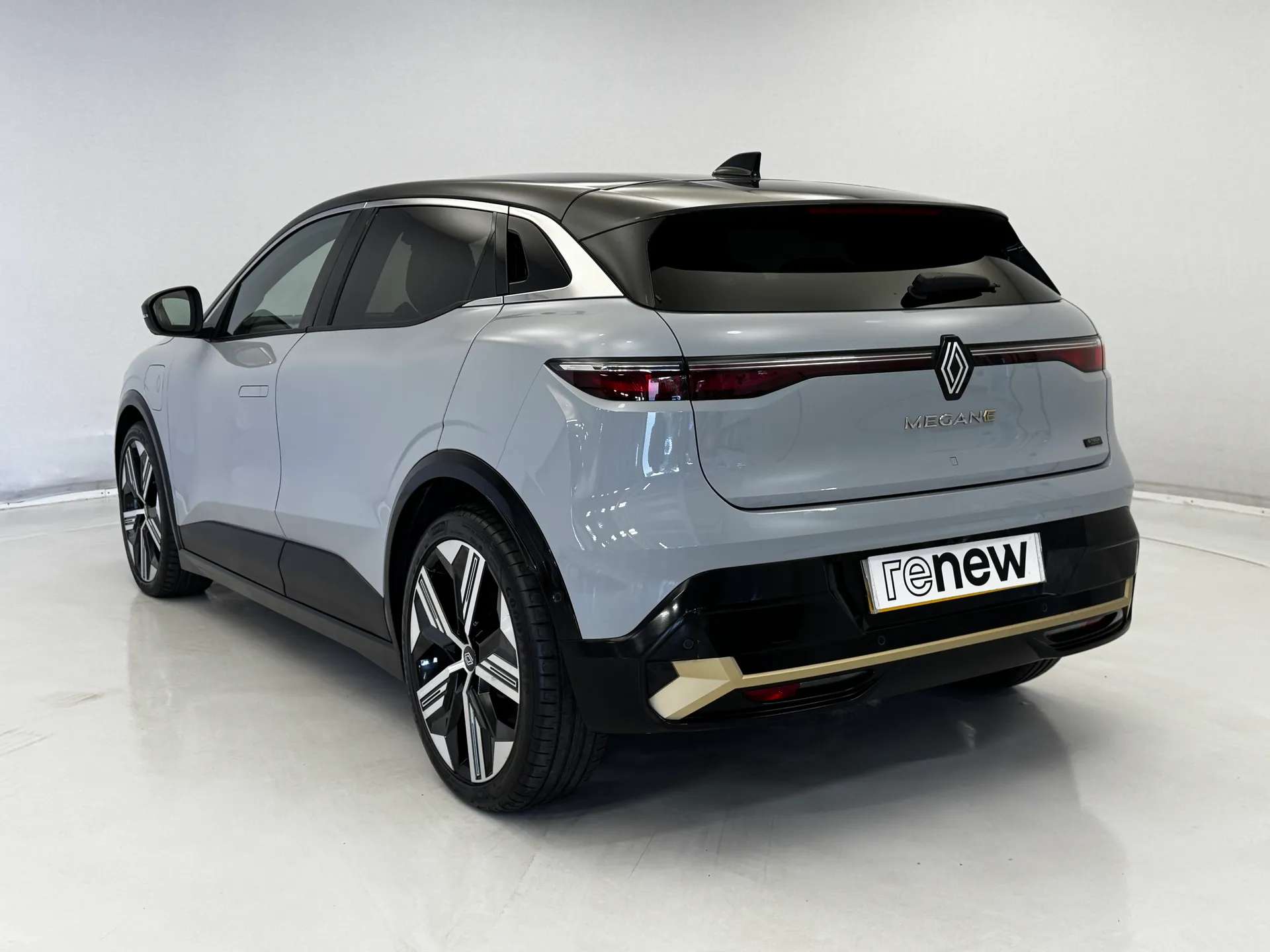 2023 RENAULT MEGANE E-TECH 2023 RENAULT MEGANE E-TECH