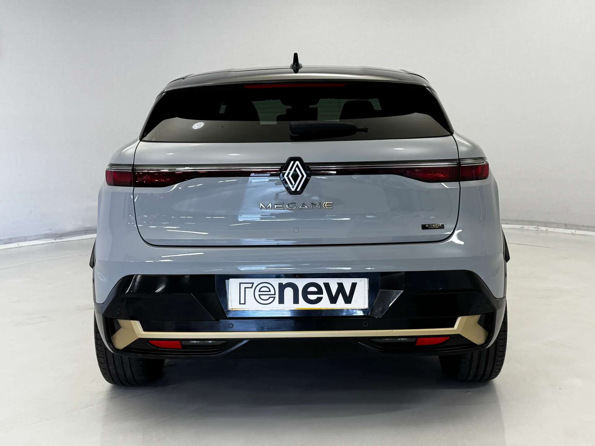 A 2023 RENAULT MEGANE E-TECH EV60 160kW Iconic 60kWh Optimum Charge 5dr Auto A 2023 RENAULT MEGANE E-TECH EV60 160kW Iconic 60kWh Optimum Charge 5dr Auto