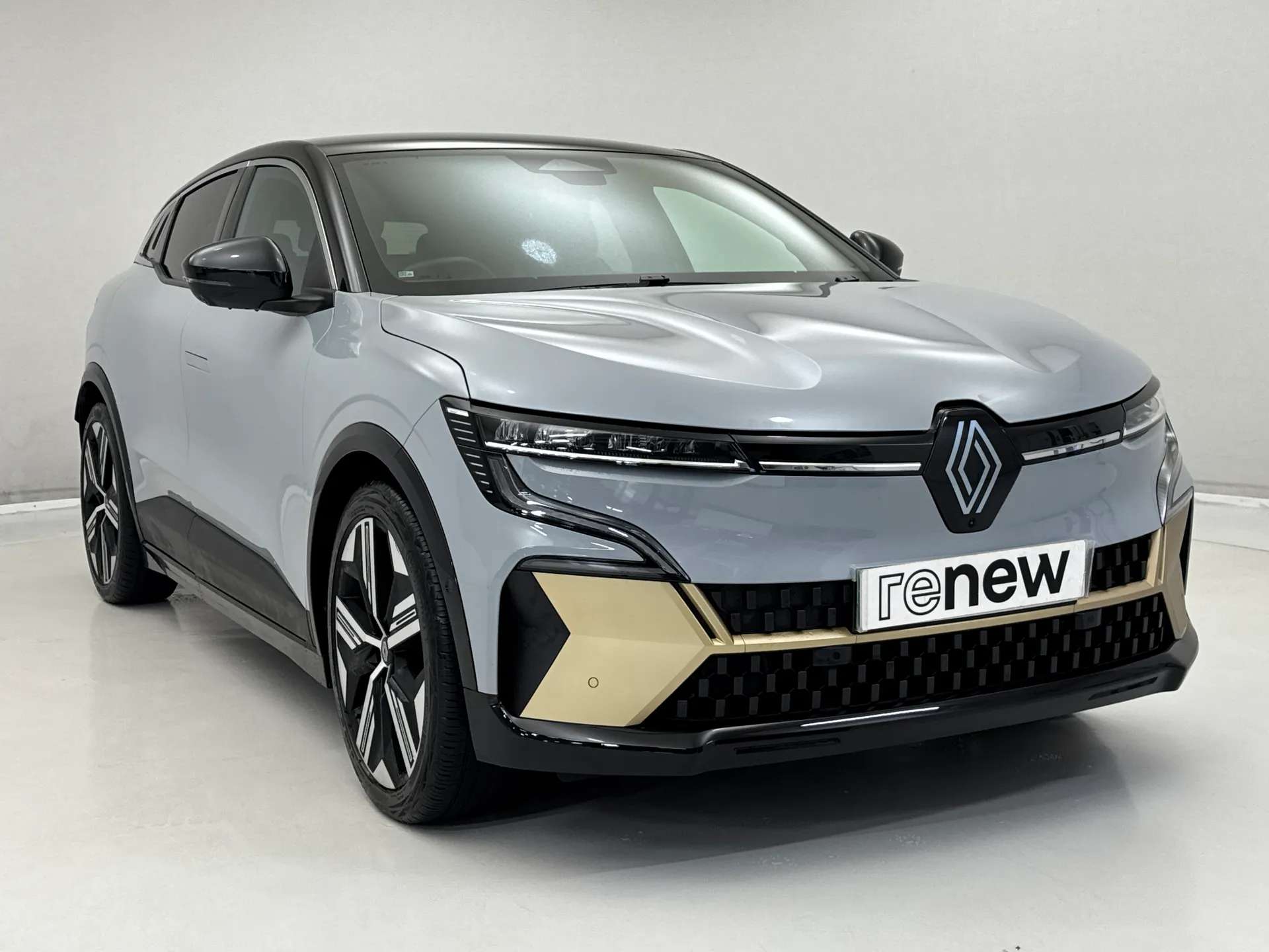A 2024 RENAULT MEGANE E-TECH EV60 160kW Iconic 60kWh Optimum Charge 5dr Auto A 2024 RENAULT MEGANE E-TECH EV60 160kW Iconic 60kWh Optimum Charge 5dr Auto