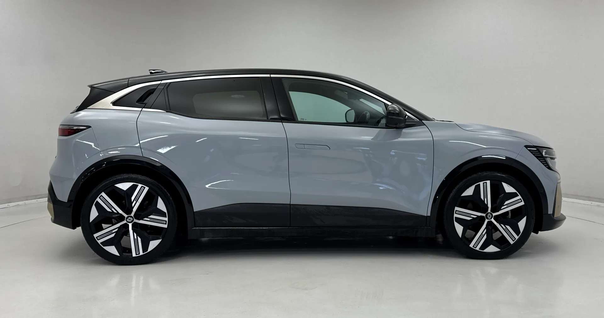 2024 RENAULT MEGANE E-TECH 2024 RENAULT MEGANE E-TECH