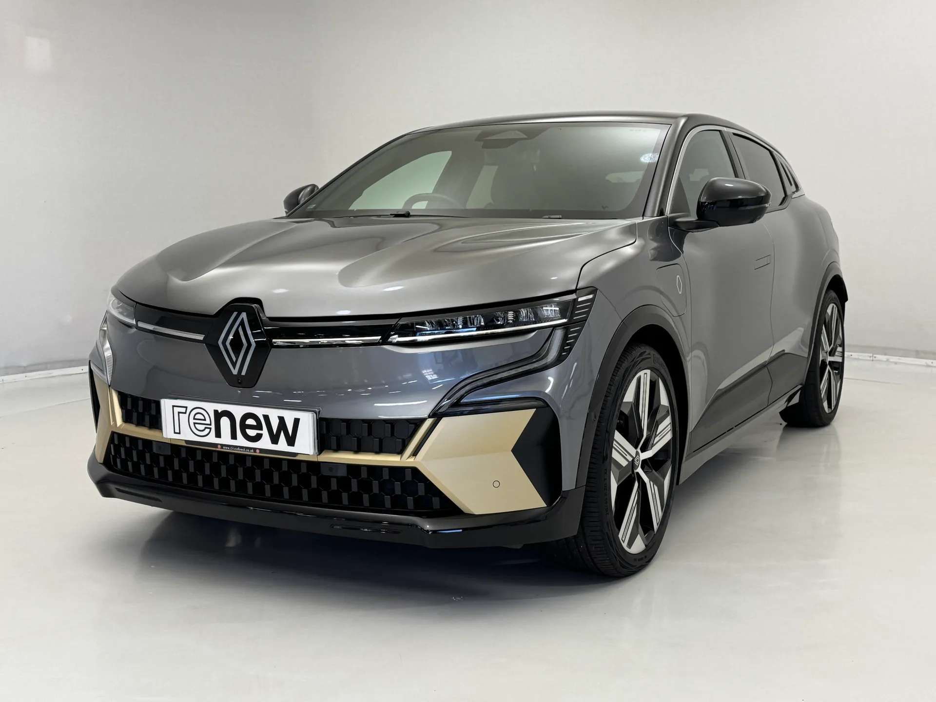 A 2023 RENAULT MEGANE E-TECH EV60 160kW Iconic 60kWh Optimum Charge 5dr Auto A 2023 RENAULT MEGANE E-TECH EV60 160kW Iconic 60kWh Optimum Charge 5dr Auto
