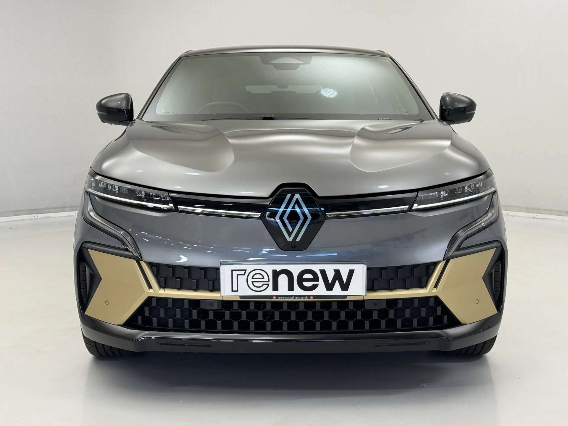 A 2023 RENAULT MEGANE E-TECH EV60 160kW Iconic 60kWh Optimum Charge 5dr Auto A 2023 RENAULT MEGANE E-TECH EV60 160kW Iconic 60kWh Optimum Charge 5dr Auto