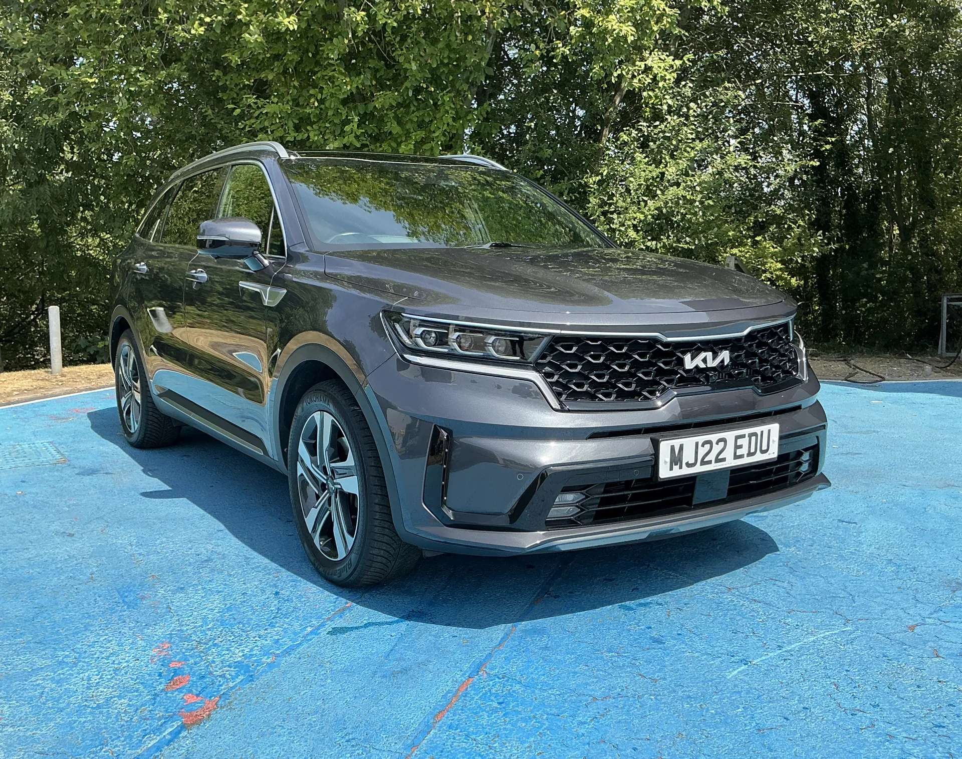 A 2022 KIA SORENTO 1.6 T-GDi HEV 4 5dr Auto A 2022 KIA SORENTO 1.6 T-GDi HEV 4 5dr Auto