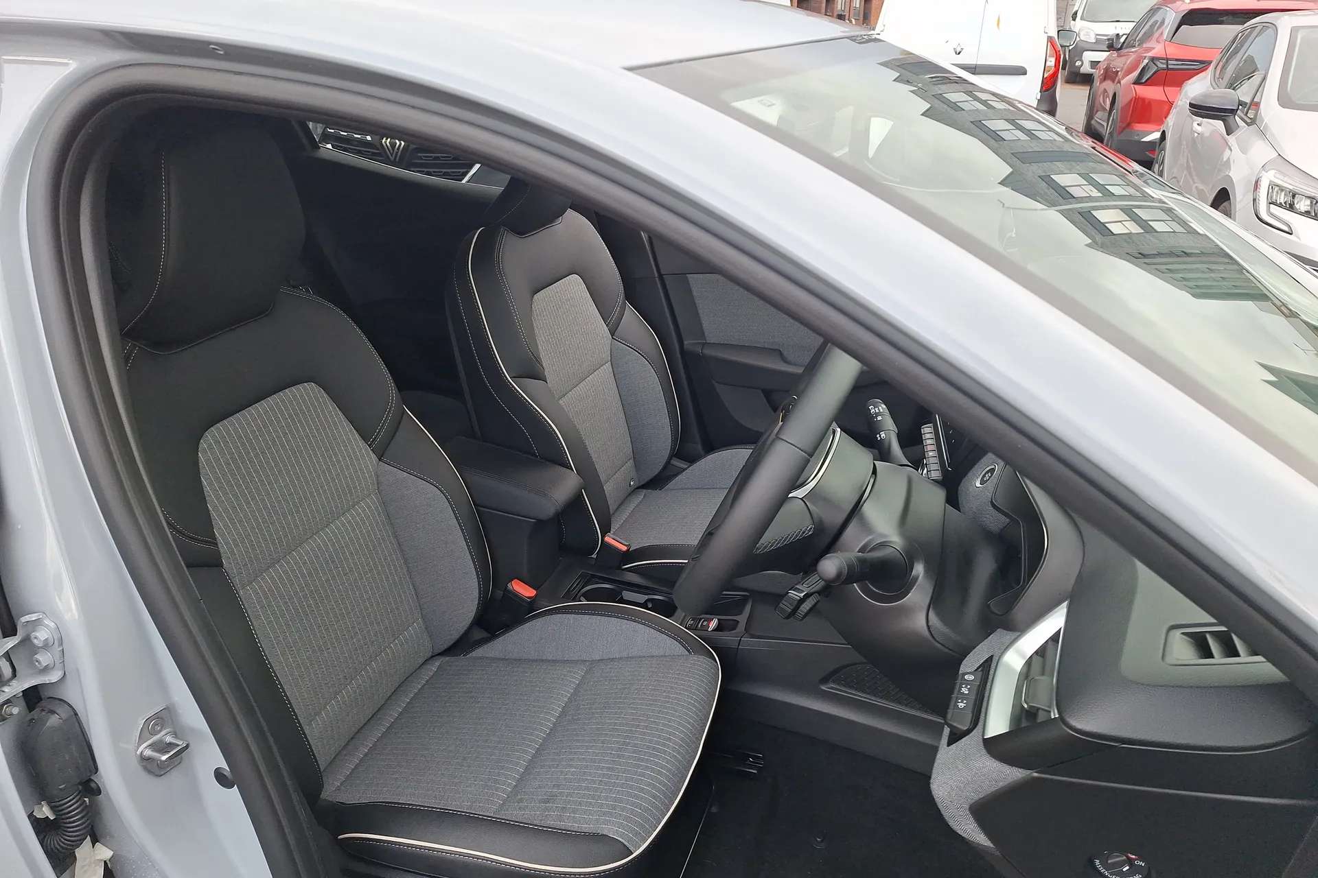 2025 RENAULT CLIO 2025 RENAULT CLIO