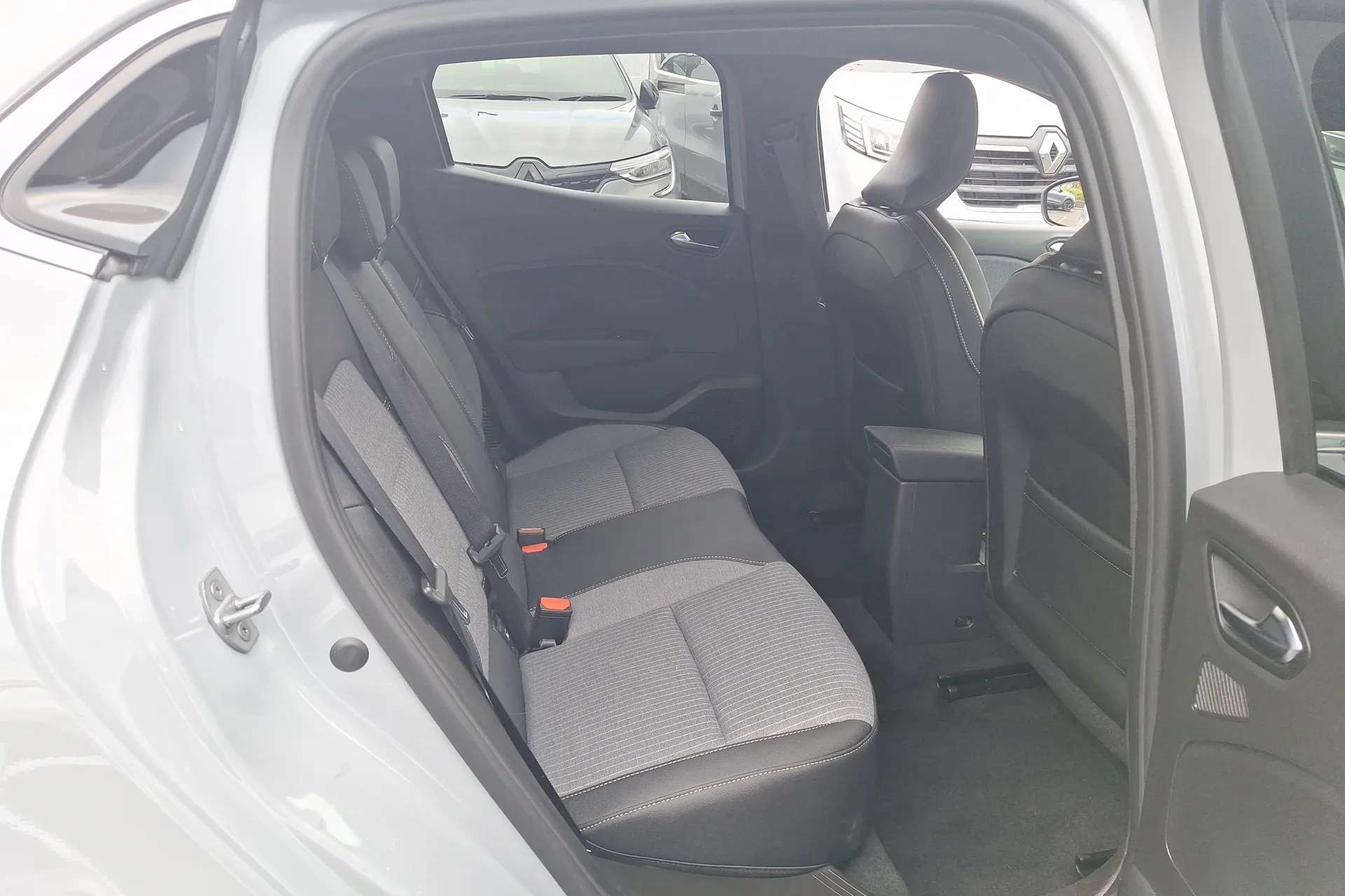 2025 RENAULT CLIO 2025 RENAULT CLIO