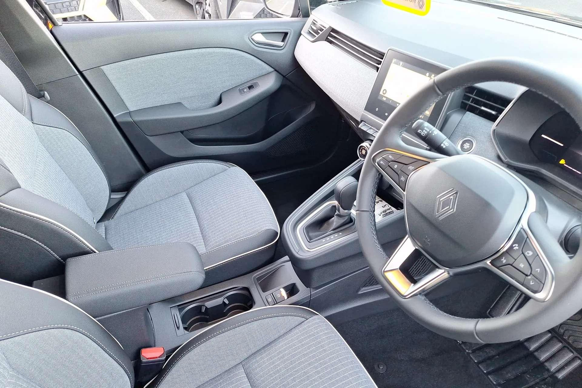 2025 RENAULT CLIO 2025 RENAULT CLIO