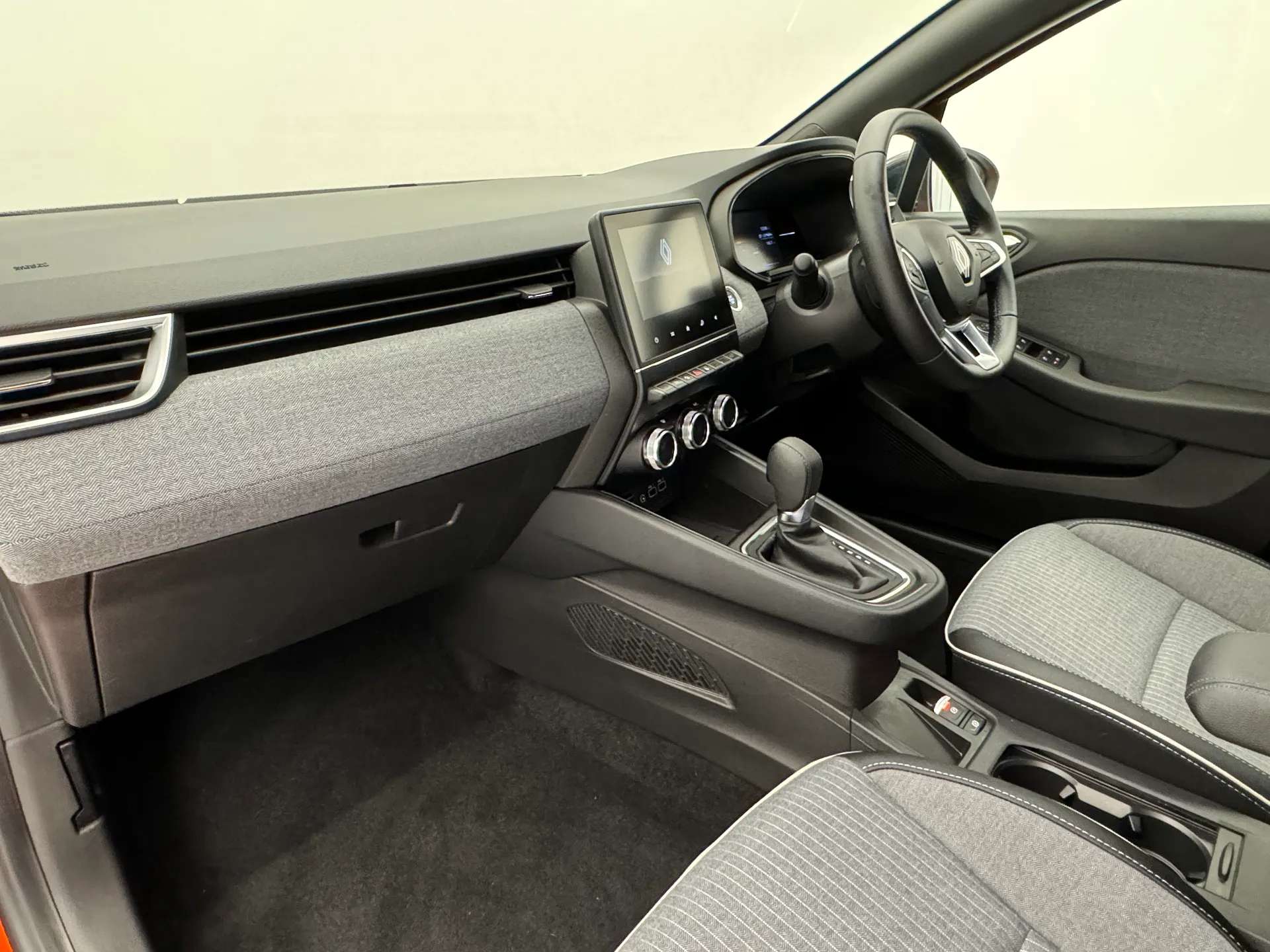 2024 RENAULT CLIO 2024 RENAULT CLIO