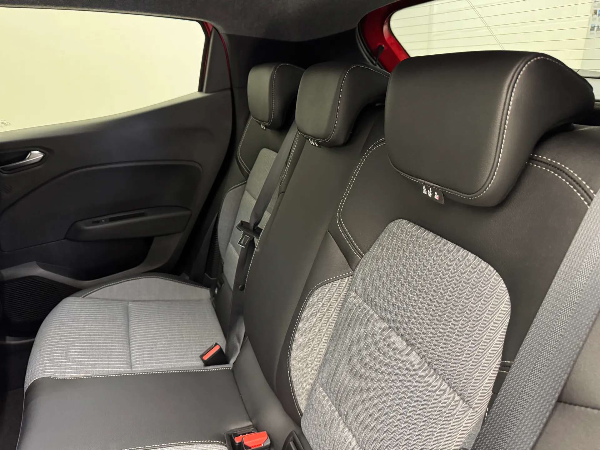 2025 RENAULT CLIO 2025 RENAULT CLIO