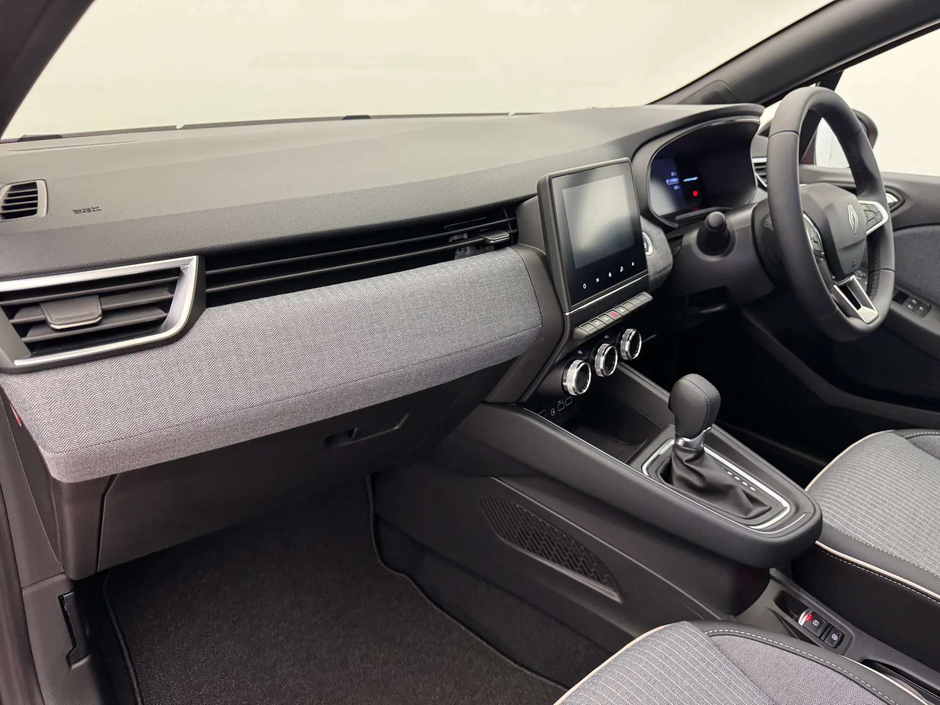 2025 RENAULT CLIO 2025 RENAULT CLIO