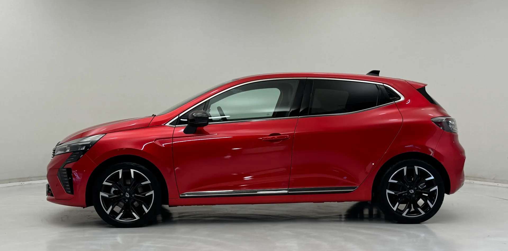 2025 RENAULT CLIO 2025 RENAULT CLIO