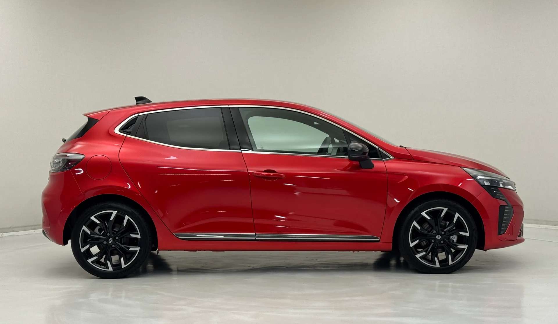2025 RENAULT CLIO 2025 RENAULT CLIO