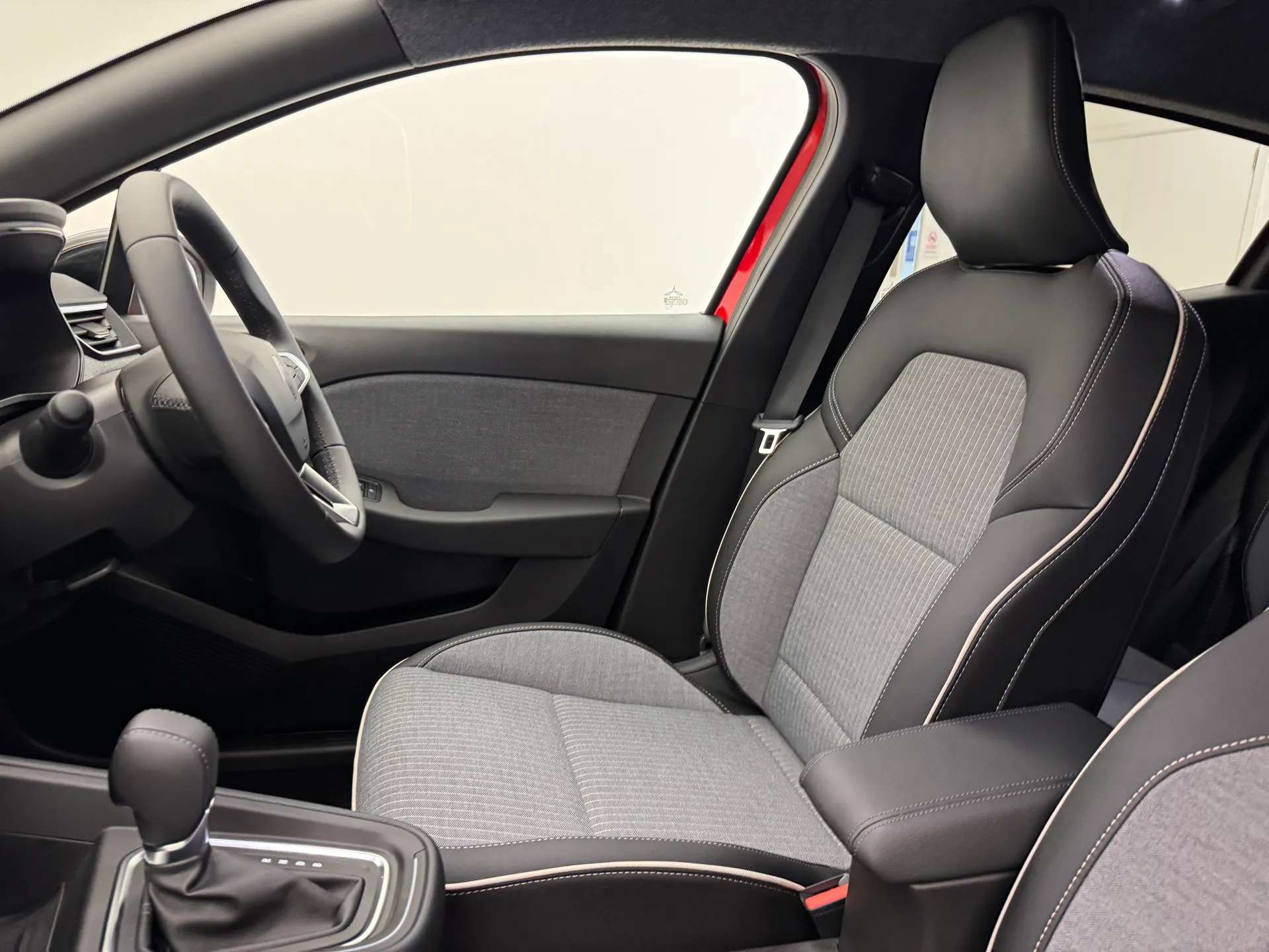 2025 RENAULT CLIO 2025 RENAULT CLIO