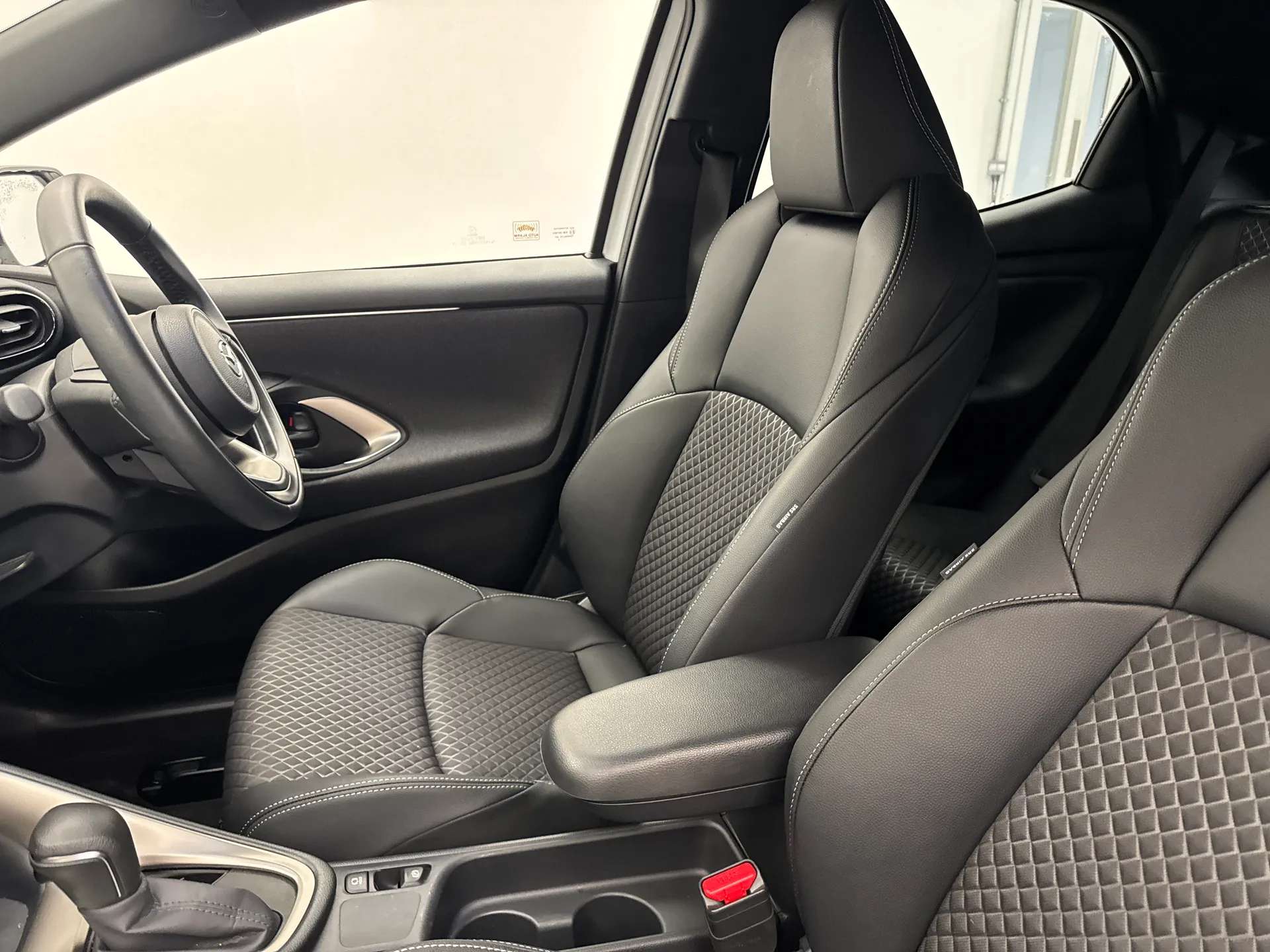 2025 MAZDA 2 HYBRID 2025 MAZDA 2 HYBRID