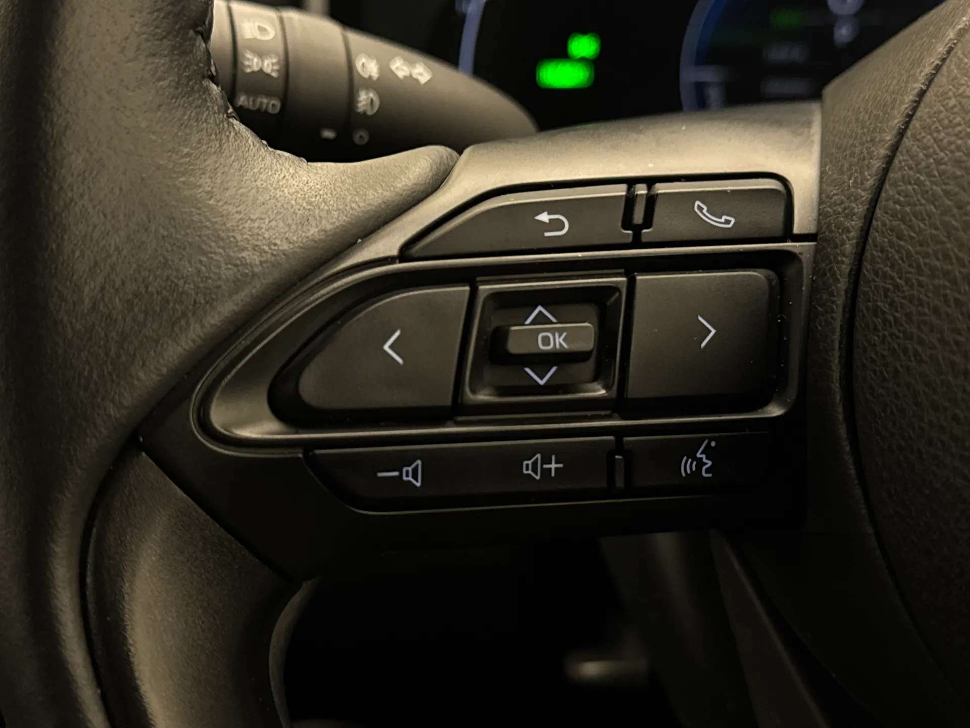 2025 MAZDA 2 HYBRID 2025 MAZDA 2 HYBRID