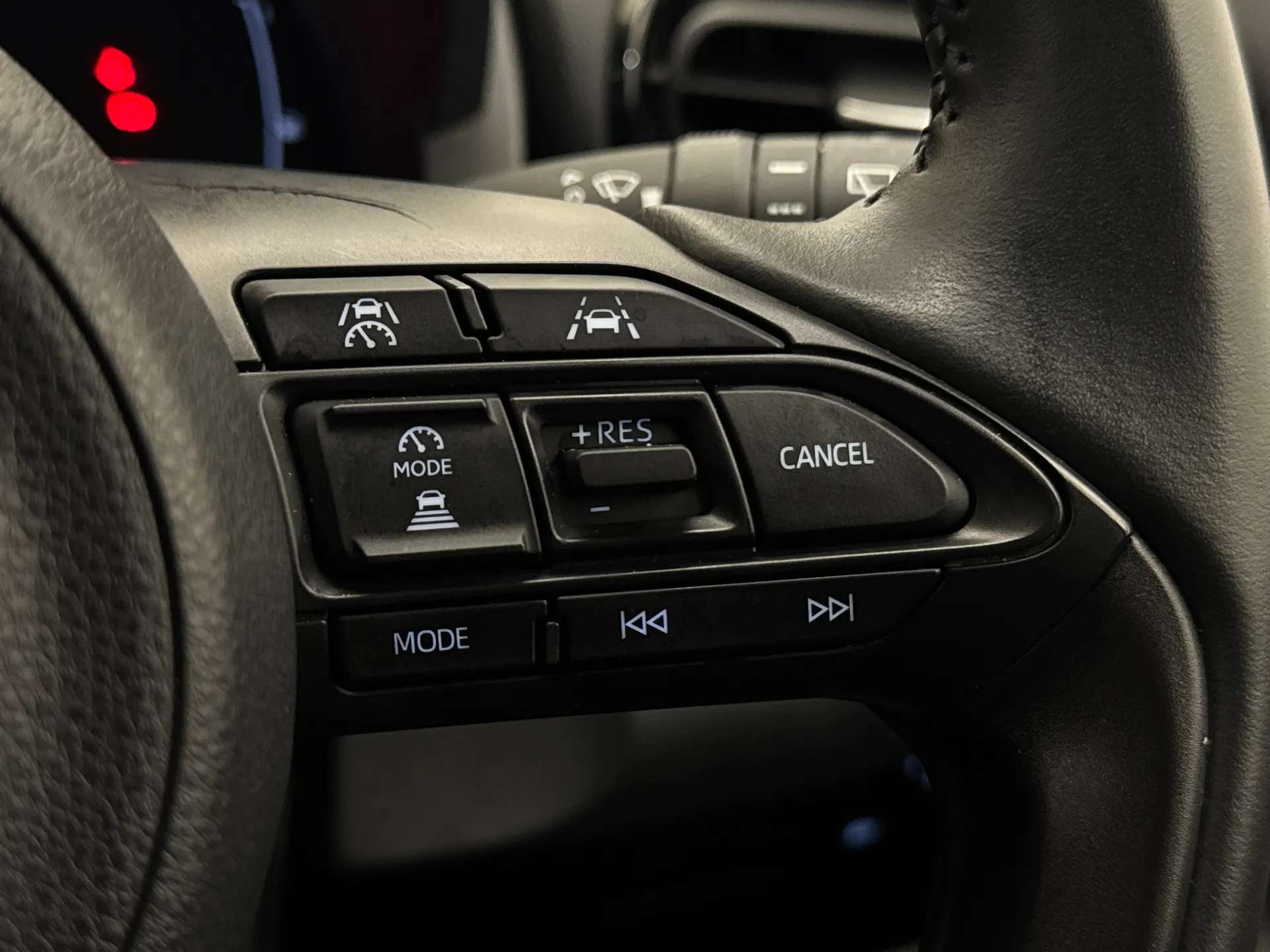 2025 MAZDA 2 HYBRID 2025 MAZDA 2 HYBRID