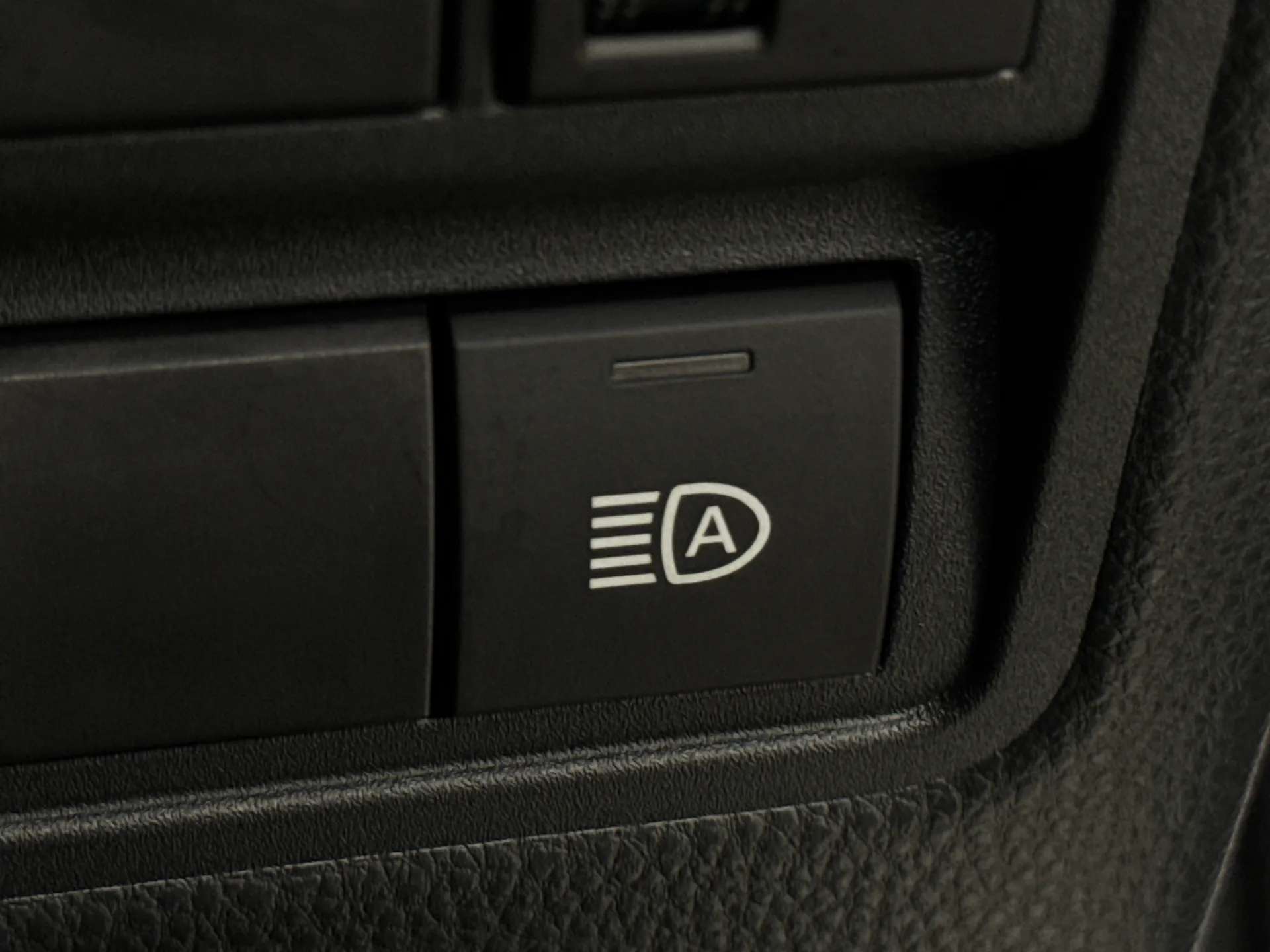 2025 MAZDA 2 HYBRID 2025 MAZDA 2 HYBRID