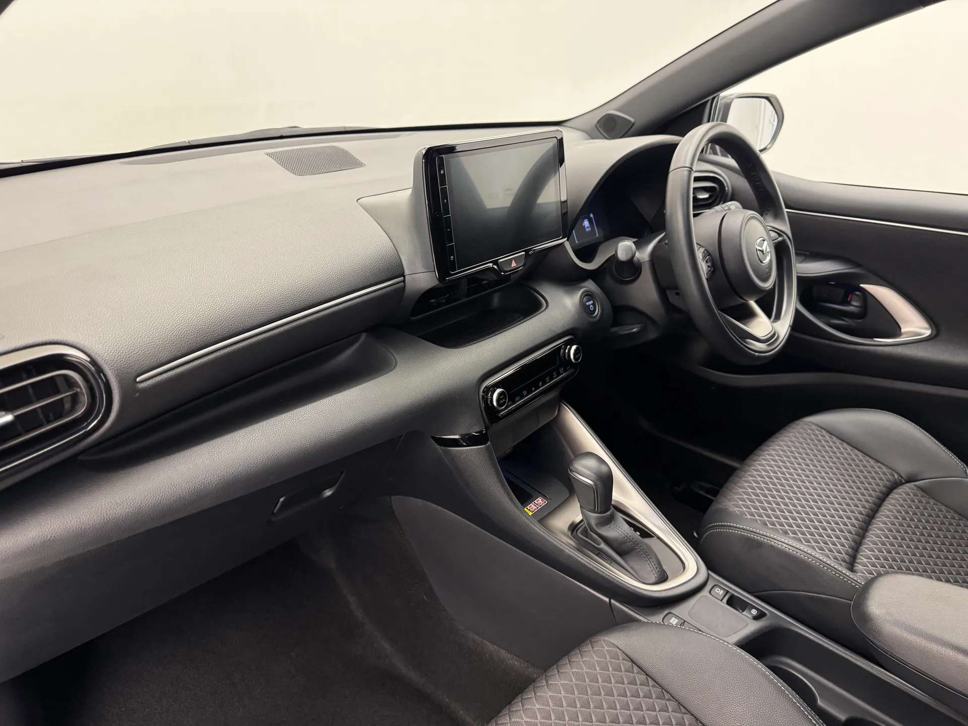 2024 MAZDA 2 HYBRID 2024 MAZDA 2 HYBRID