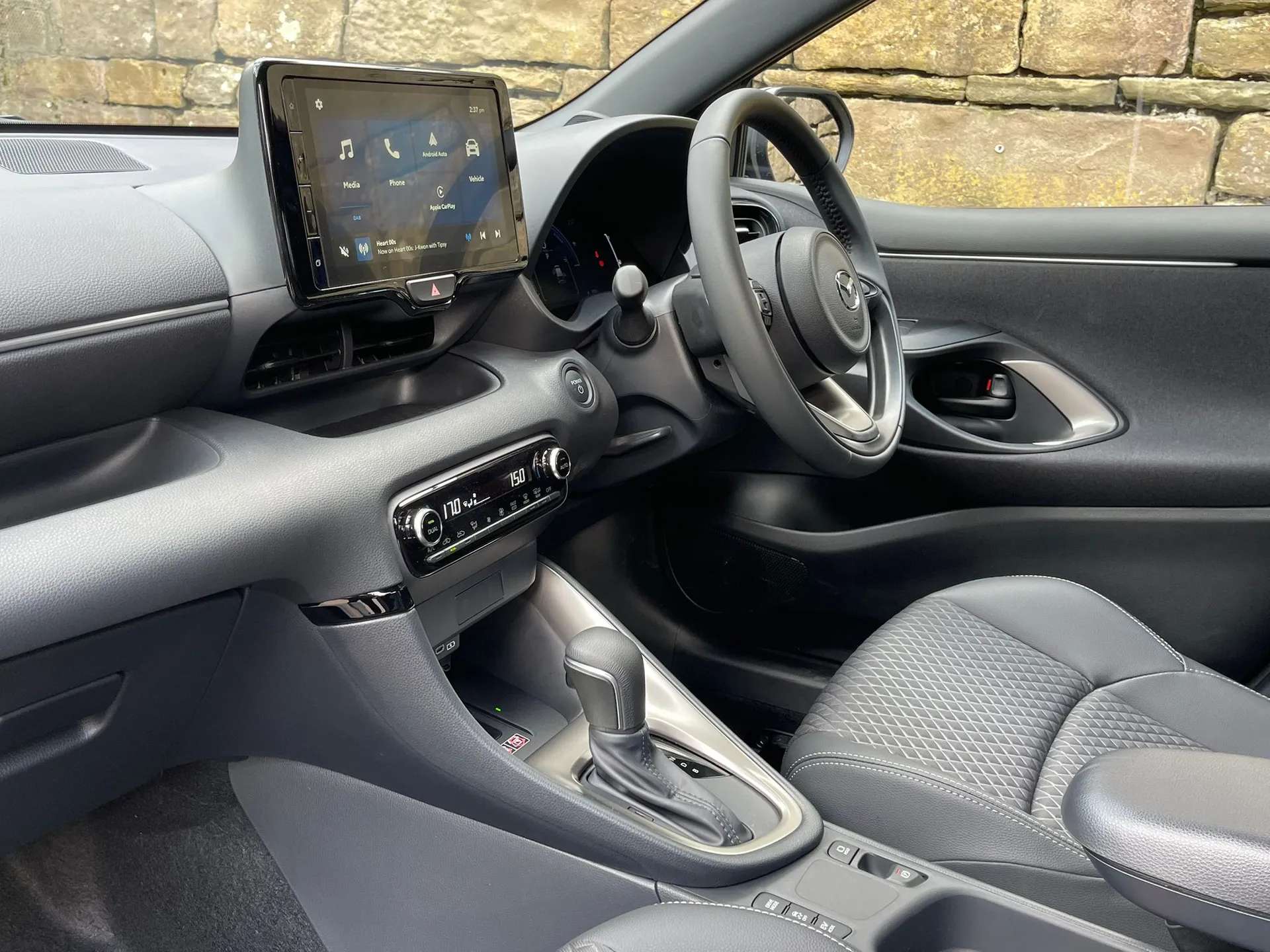 2026 MAZDA 2 HYBRID 2026 MAZDA 2 HYBRID