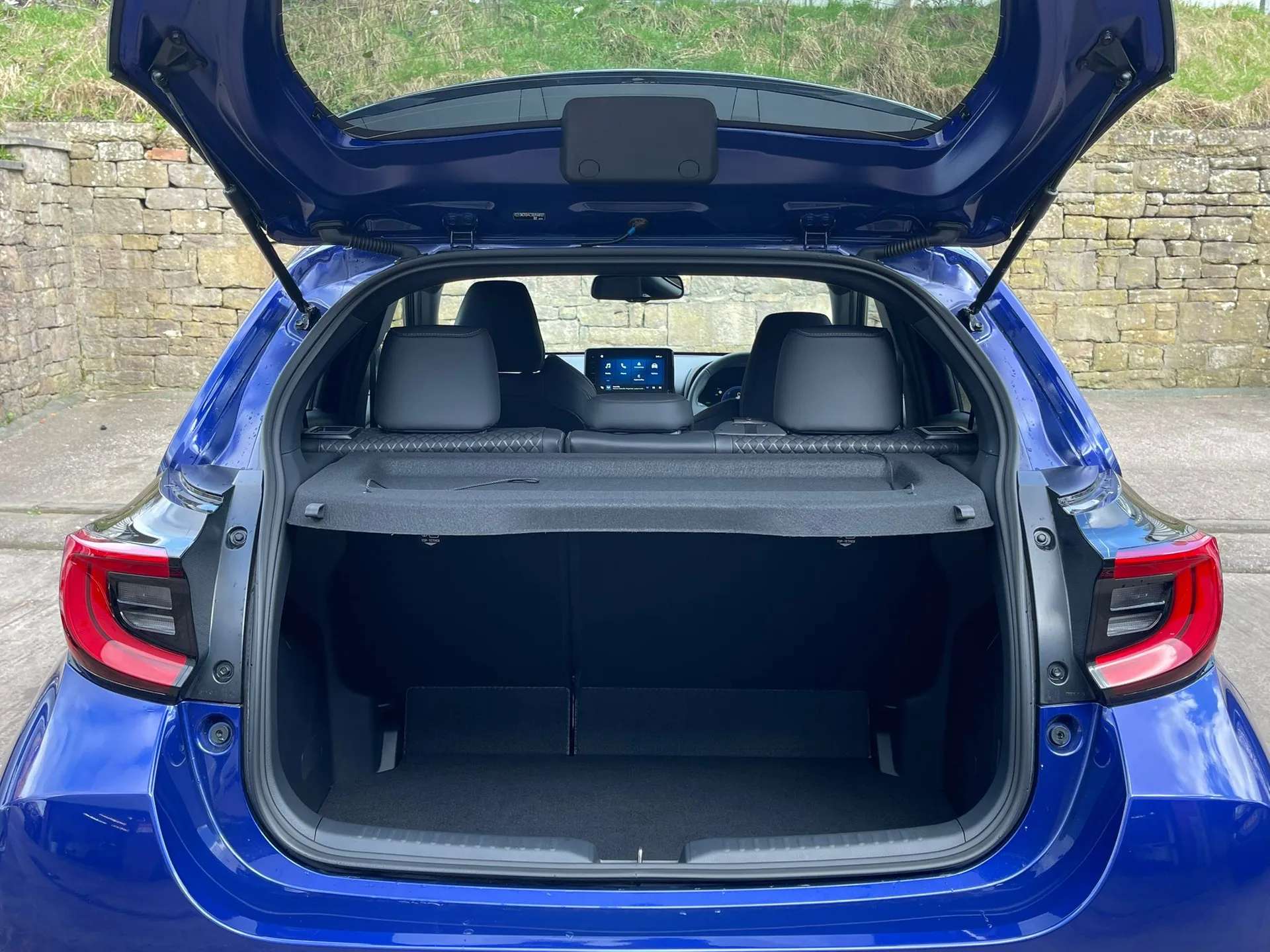 2026 MAZDA 2 HYBRID 2026 MAZDA 2 HYBRID