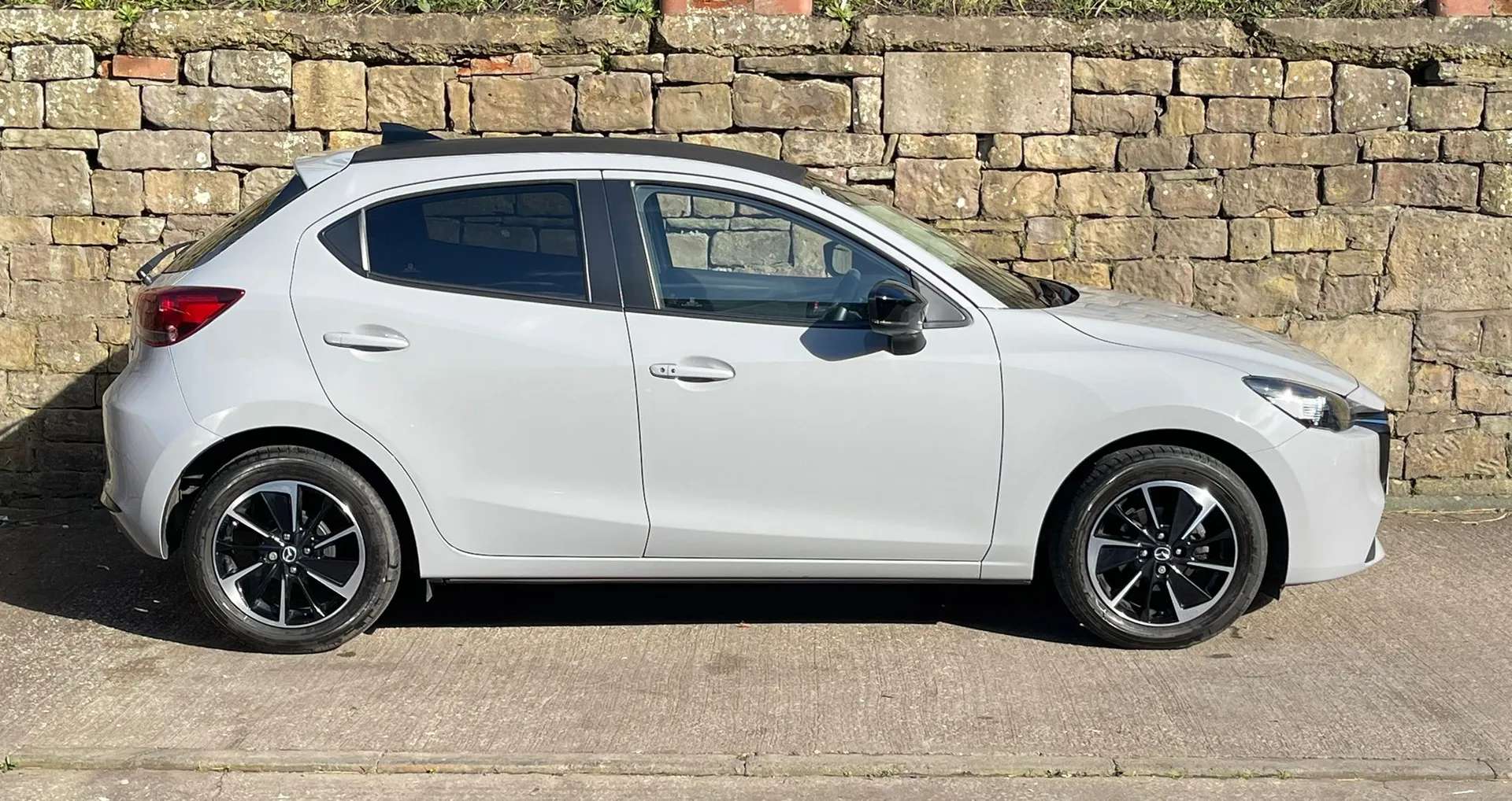 A 2024 MAZDA MAZDA2 1.5 e-Skyactiv G MHEV Homura Aka 5dr A 2024 MAZDA MAZDA2 1.5 e-Skyactiv G MHEV Homura Aka 5dr