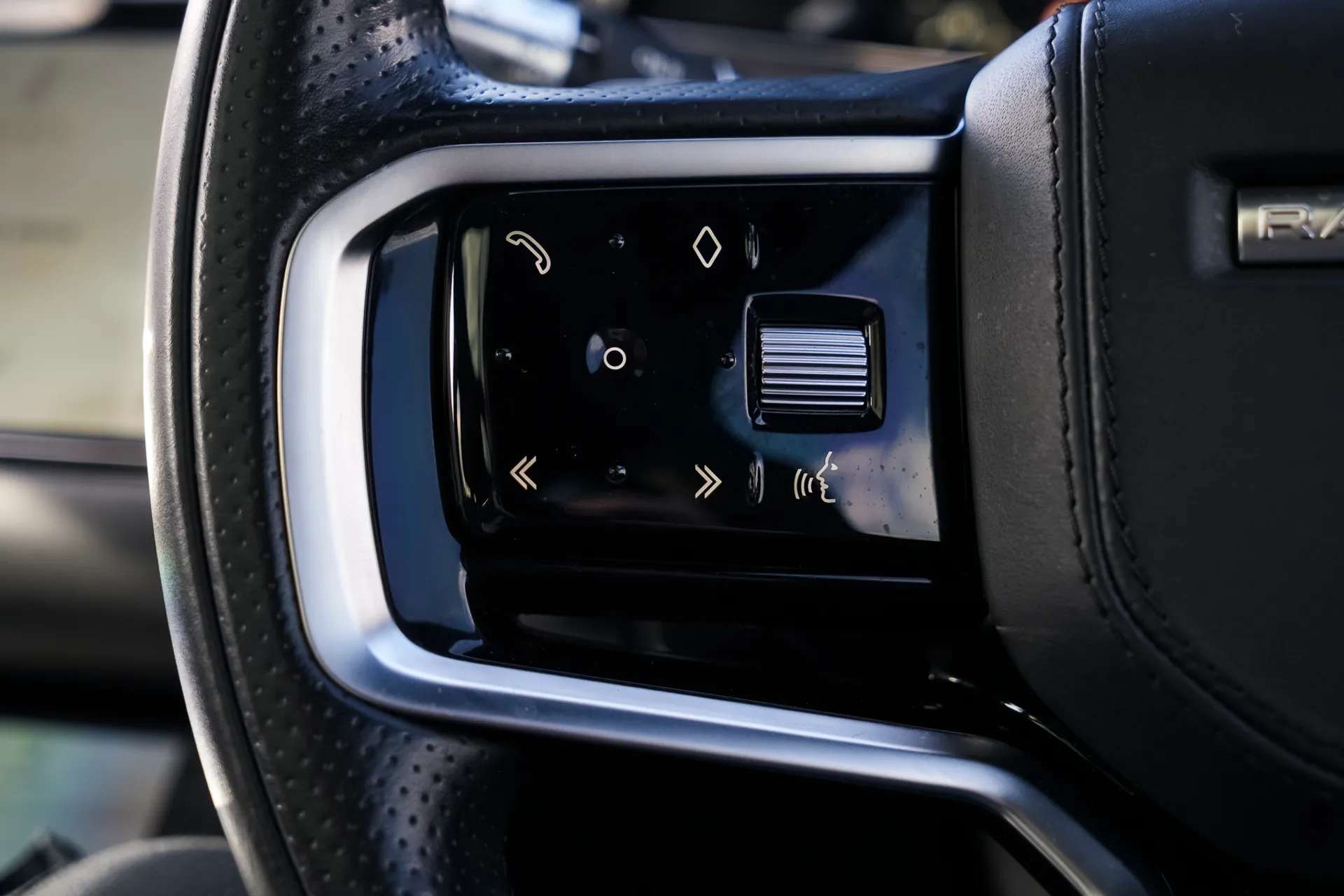 2021 LAND ROVER RANGE ROVER EVOQUE 2021 LAND ROVER RANGE ROVER EVOQUE