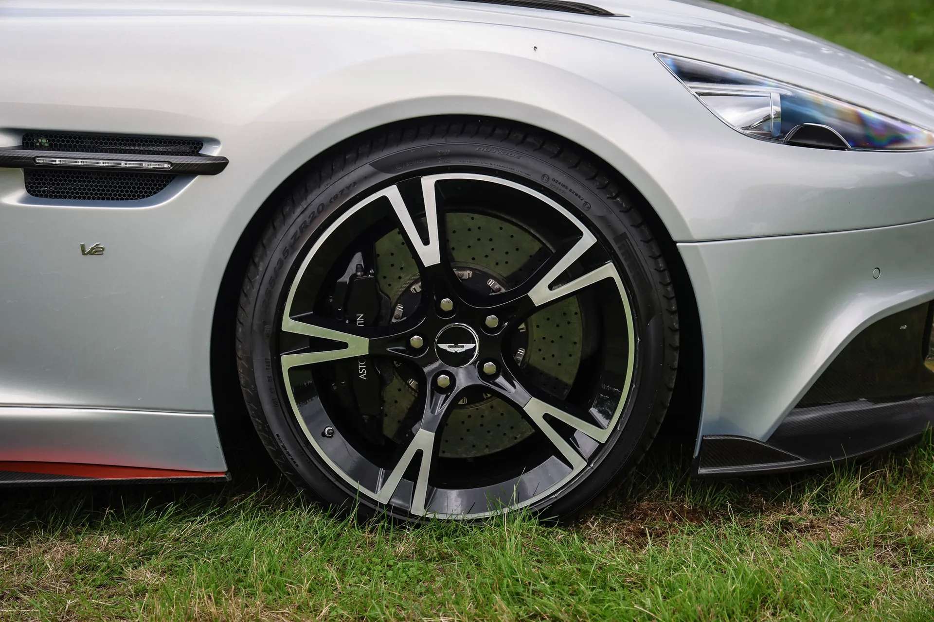 2017 ASTON MARTIN VANQUISH 2017 ASTON MARTIN VANQUISH