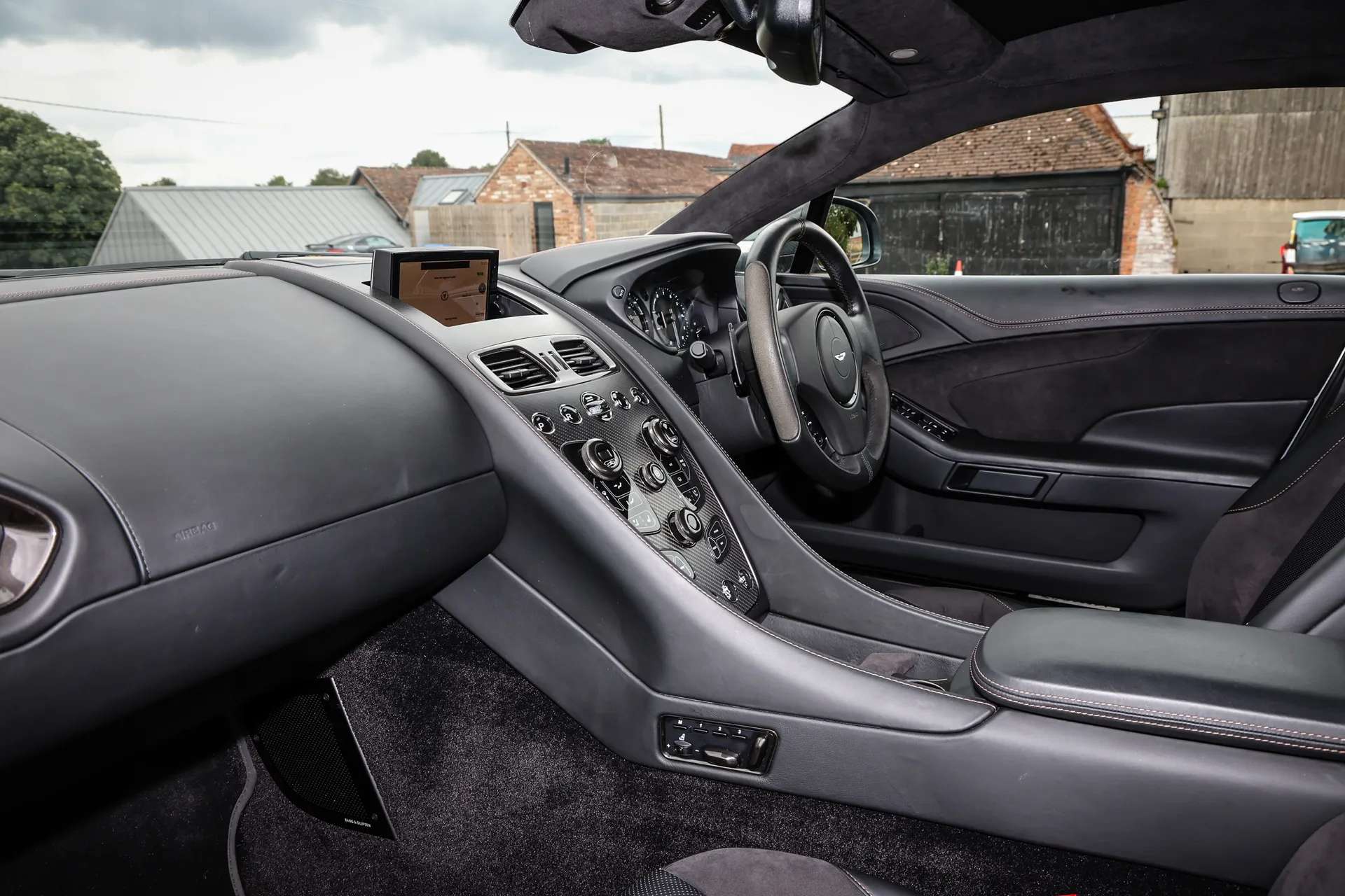 2017 ASTON MARTIN VANQUISH 2017 ASTON MARTIN VANQUISH