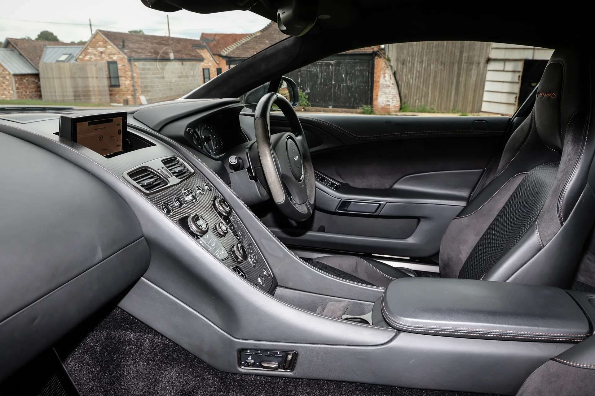 2017 ASTON MARTIN VANQUISH 2017 ASTON MARTIN VANQUISH