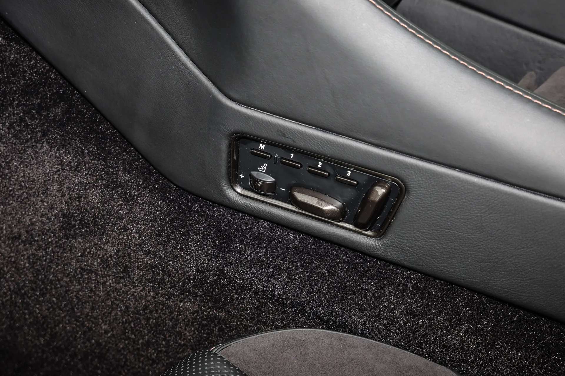 2017 ASTON MARTIN VANQUISH 2017 ASTON MARTIN VANQUISH