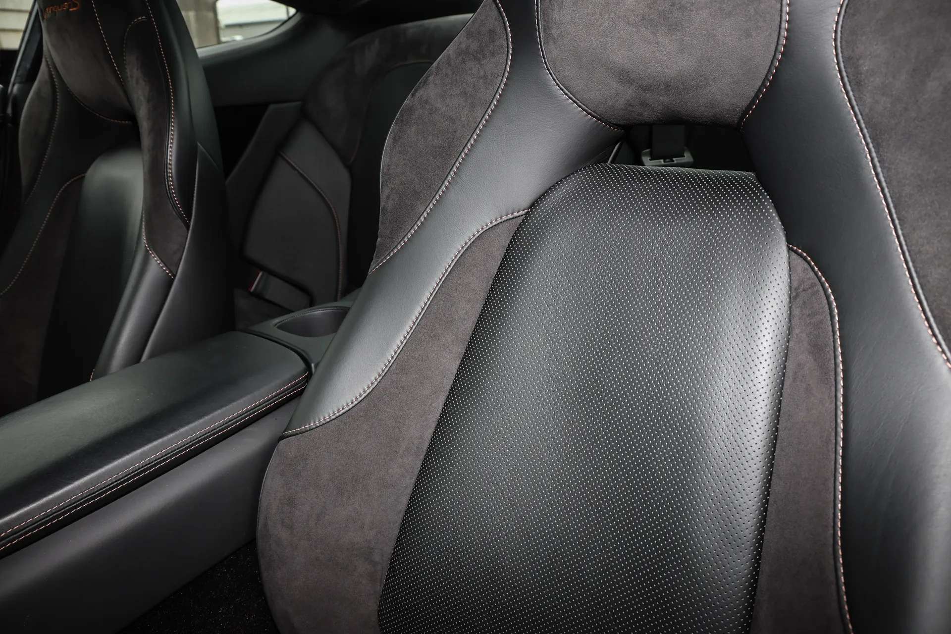 2017 ASTON MARTIN VANQUISH 2017 ASTON MARTIN VANQUISH