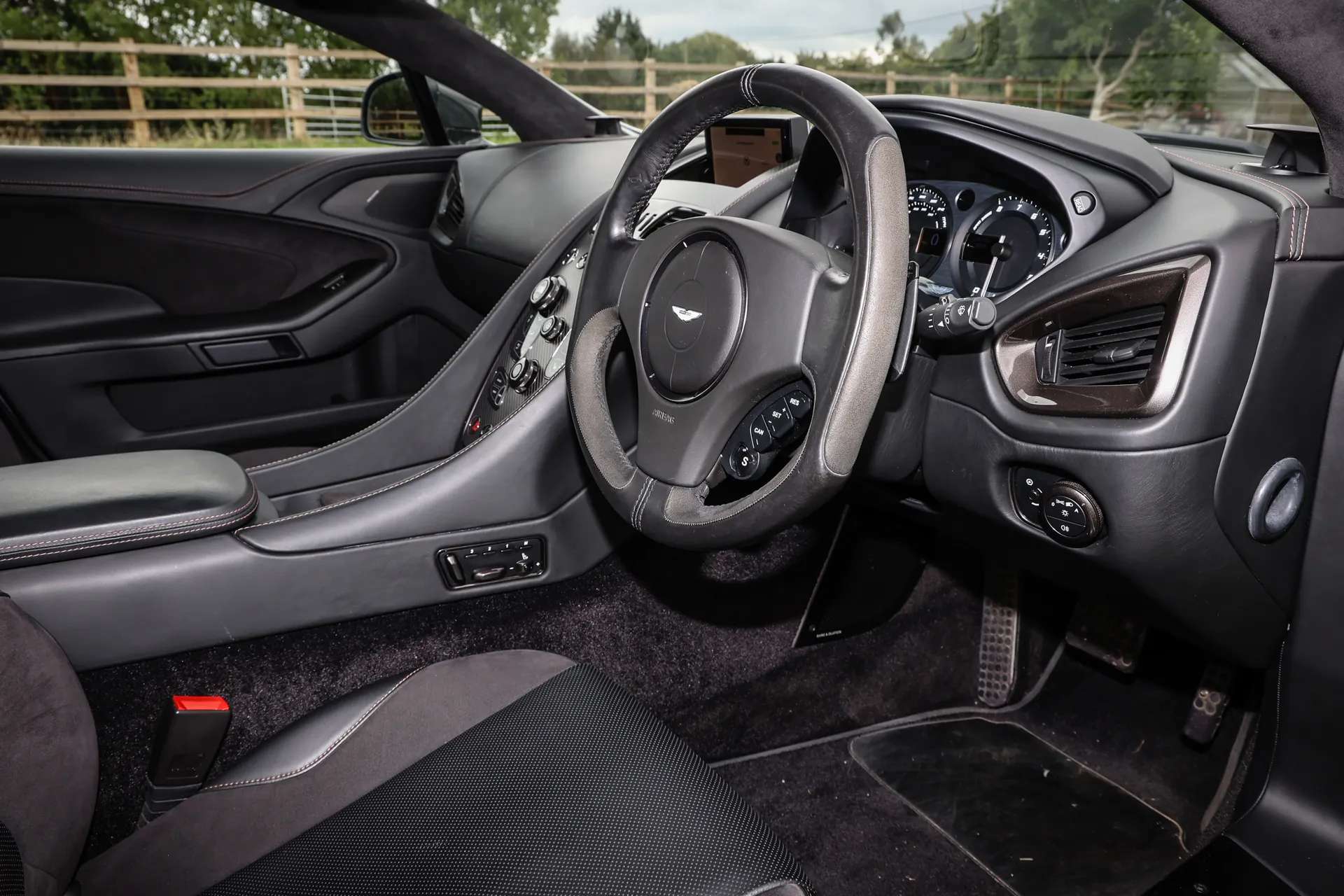 2017 ASTON MARTIN VANQUISH 2017 ASTON MARTIN VANQUISH