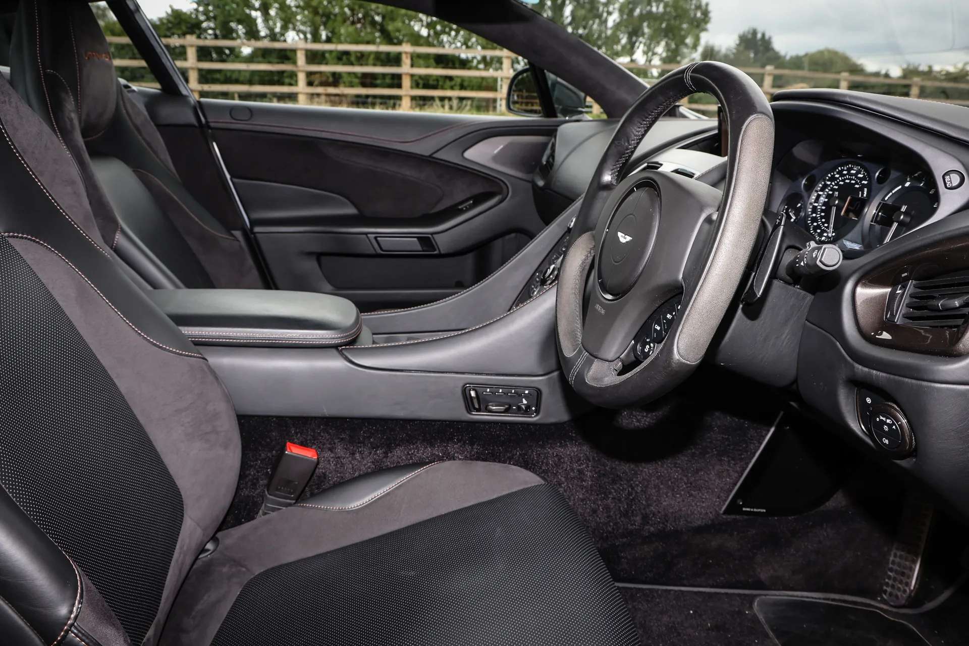 2017 ASTON MARTIN VANQUISH 2017 ASTON MARTIN VANQUISH