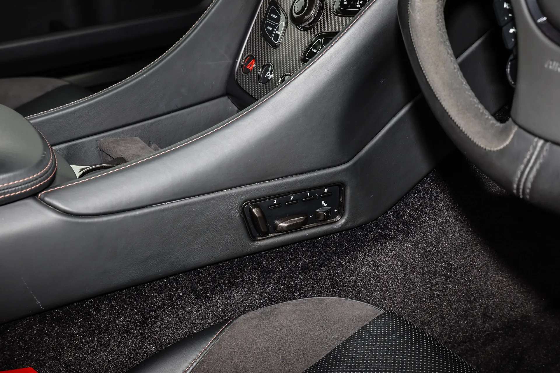 2017 ASTON MARTIN VANQUISH 2017 ASTON MARTIN VANQUISH