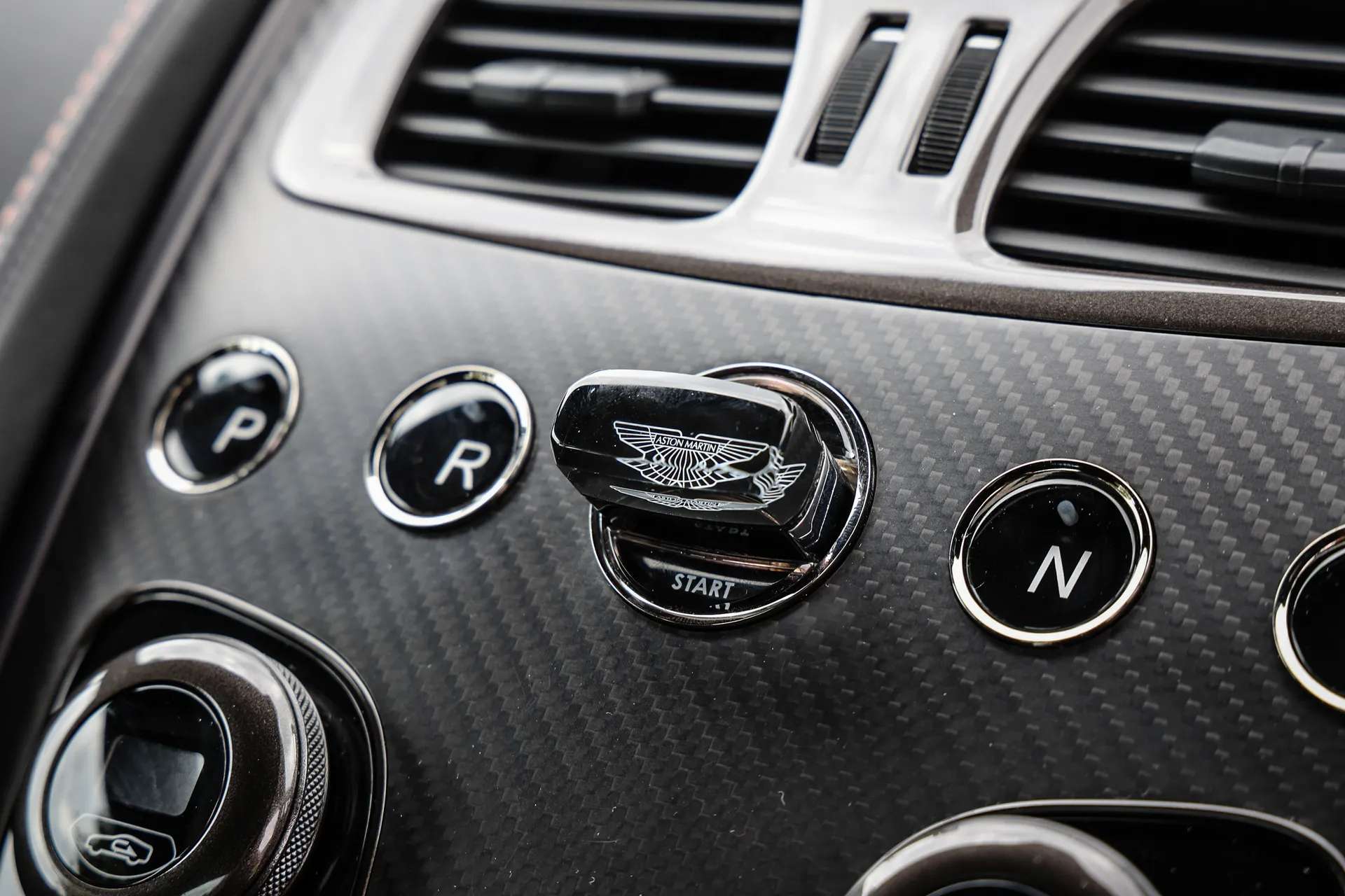 2017 ASTON MARTIN VANQUISH 2017 ASTON MARTIN VANQUISH