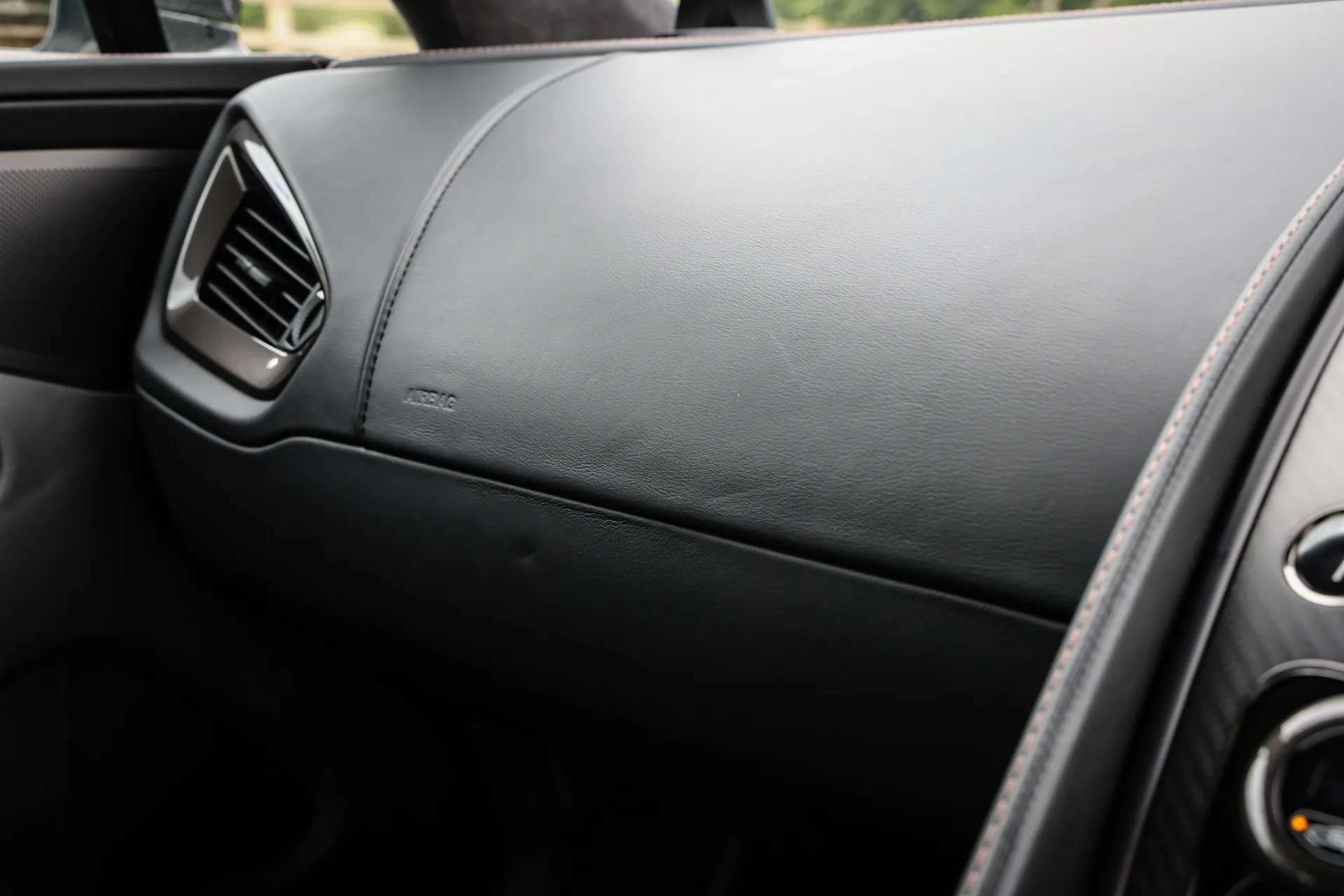 2017 ASTON MARTIN VANQUISH 2017 ASTON MARTIN VANQUISH