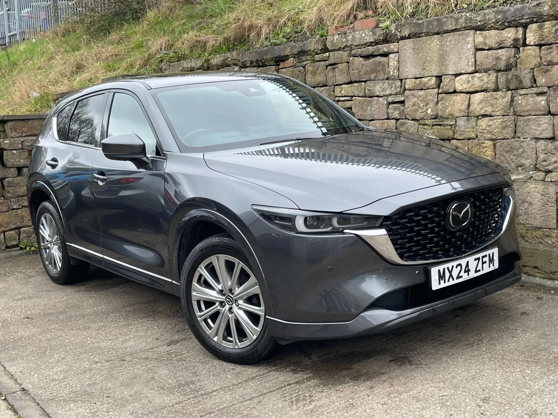 A 2024 MAZDA CX-5 2.5 e-Skyactiv G MHEV Takumi 5dr Auto AWD A 2024 MAZDA CX-5 2.5 e-Skyactiv G MHEV Takumi 5dr Auto AWD