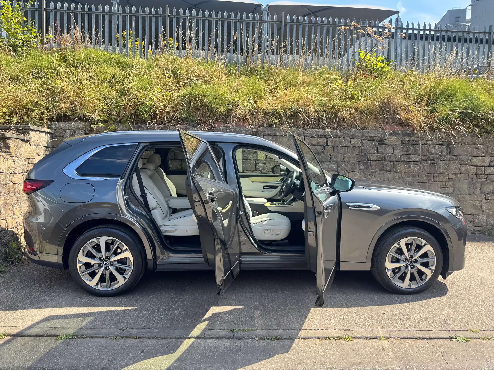 A 2025 MAZDA CX-80 2.5 PHEV Takumi 5dr Auto AWD â360 CAMERAâHEATED SEATSâ A 2025 MAZDA CX-80 2.5 PHEV Takumi 5dr Auto AWD â360 CAMERAâHEATED SEATSâ