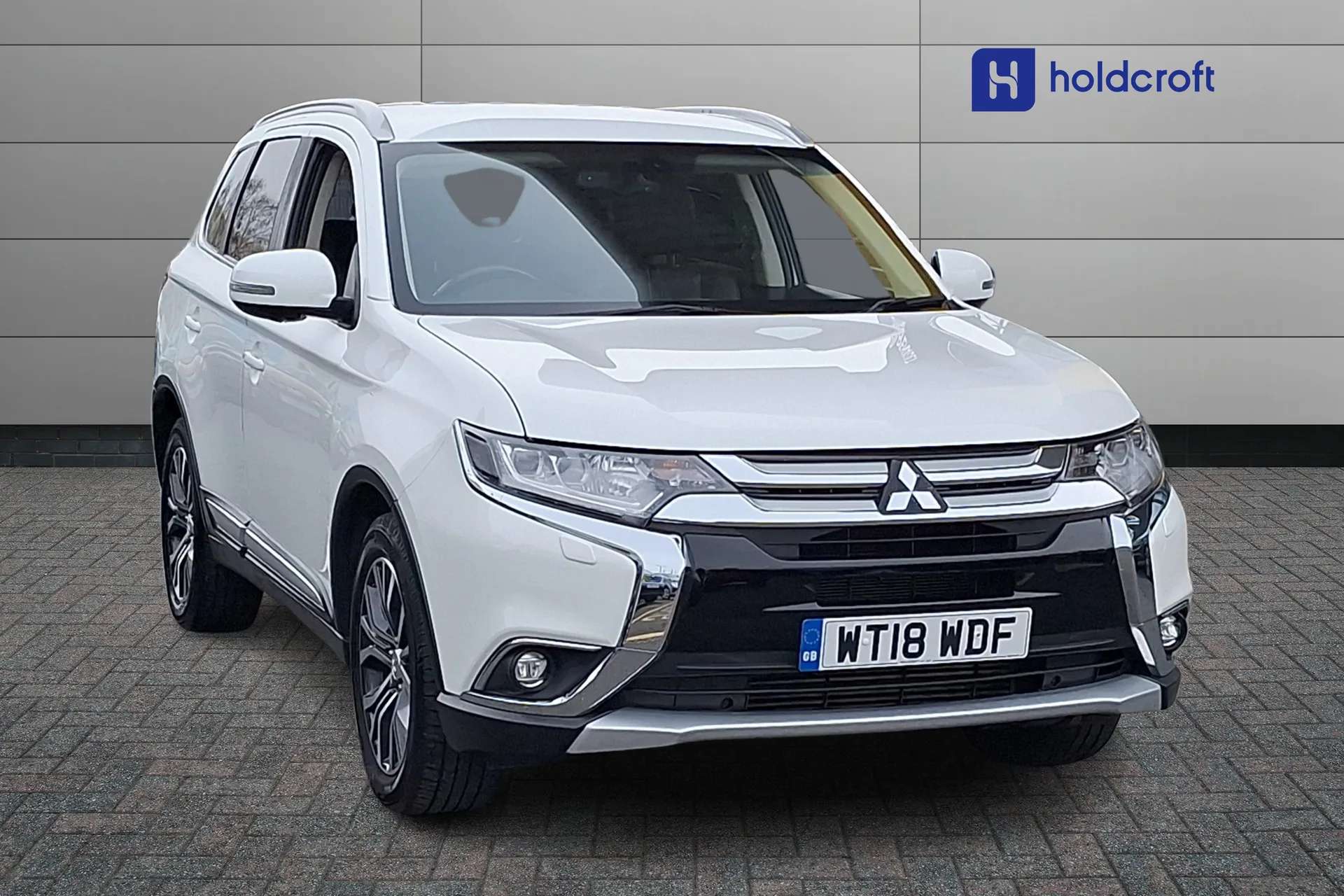 A 2018 MITSUBISHI OUTLANDER 2.2 DI-D 4 5dr Auto A 2018 MITSUBISHI OUTLANDER 2.2 DI-D 4 5dr Auto