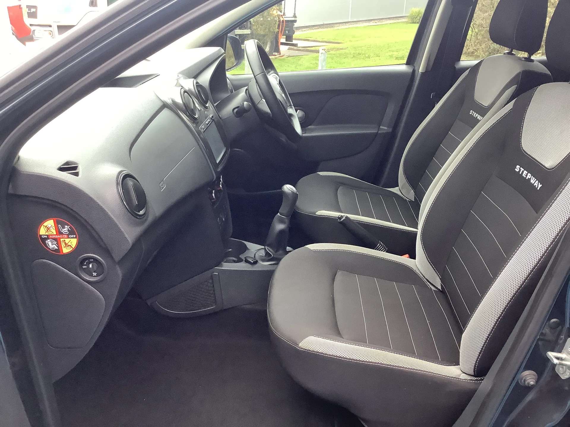 2017 DACIA SANDERO STEPWAY 2017 DACIA SANDERO STEPWAY