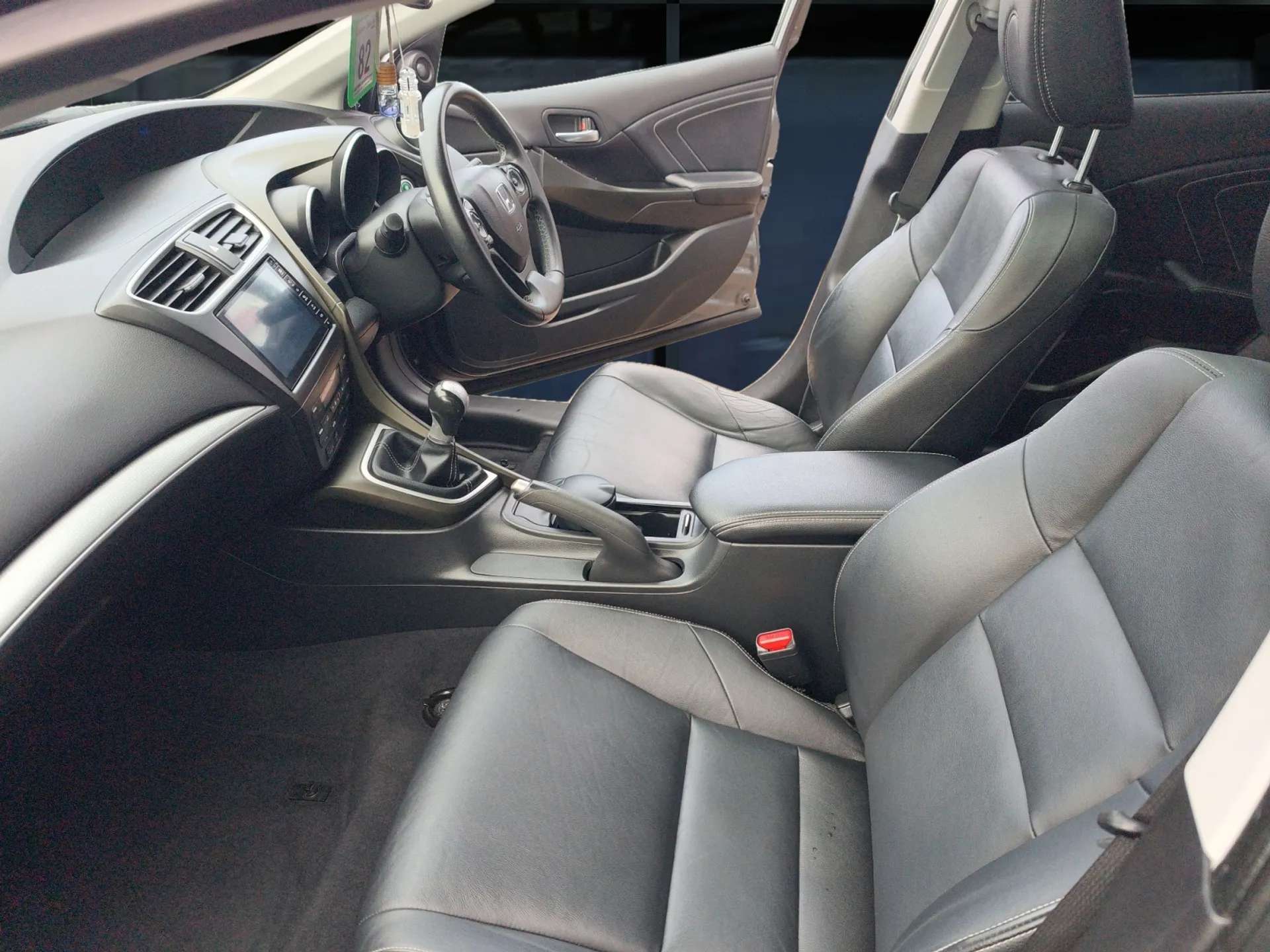 A 2015 HONDA CIVIC 1.8 i-VTEC SR 5dr A 2015 HONDA CIVIC 1.8 i-VTEC SR 5dr