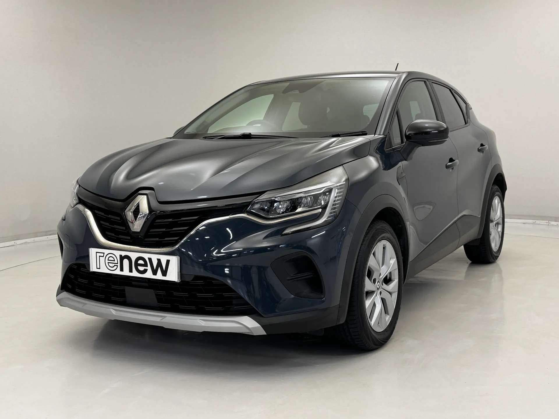 A 2022 RENAULT CAPTUR 1.0 TCE 90 Iconic Edition 5dr A 2022 RENAULT CAPTUR 1.0 TCE 90 Iconic Edition 5dr