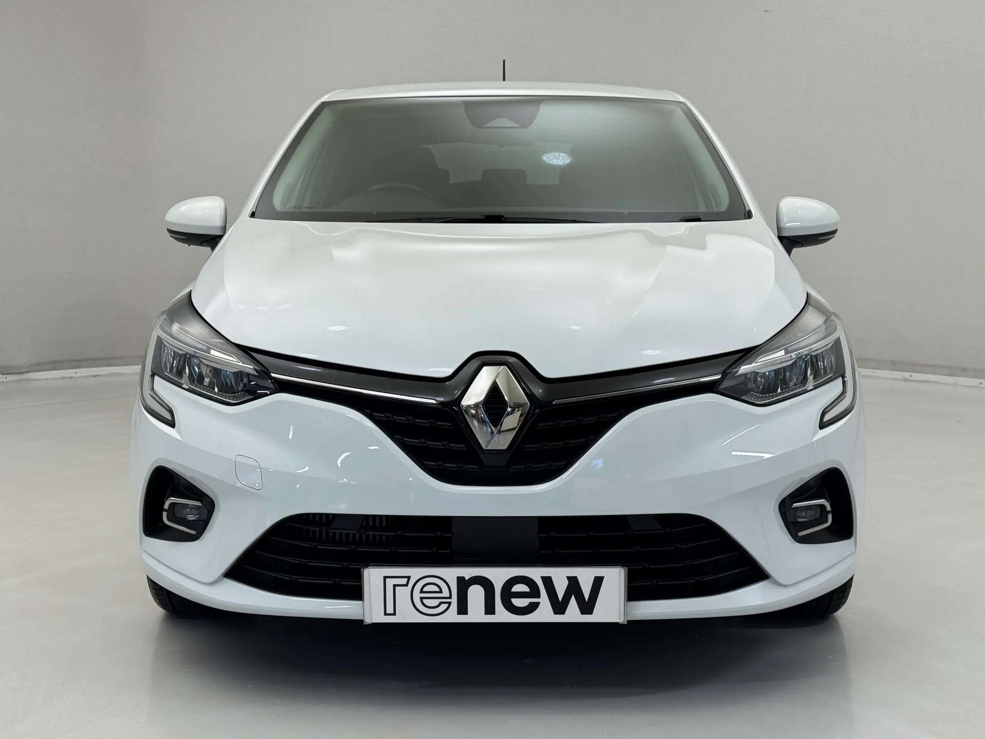 A 2022 RENAULT CLIO 1.0 TCe 90 Iconic Edition 5dr A 2022 RENAULT CLIO 1.0 TCe 90 Iconic Edition 5dr