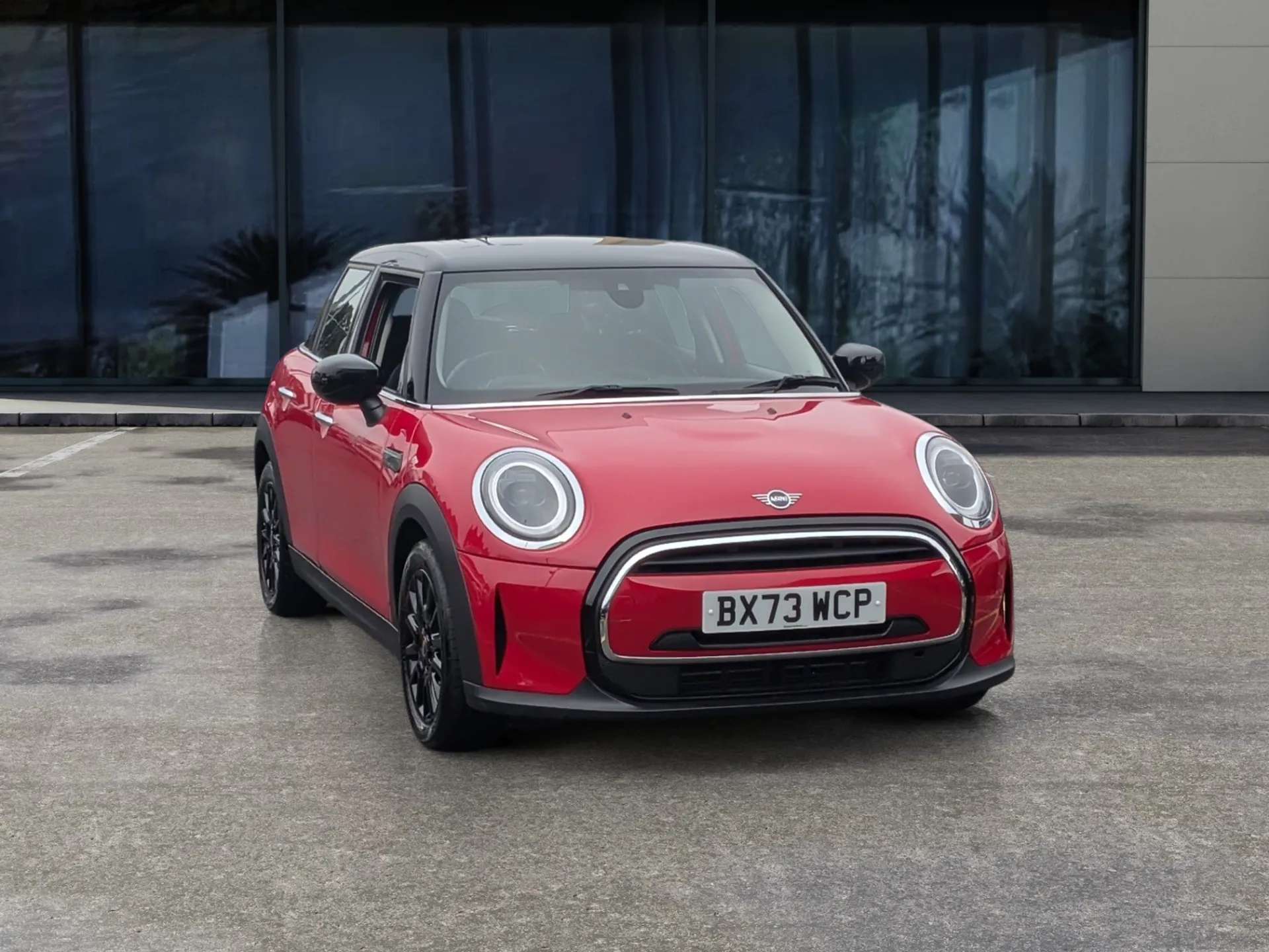 A 2023 MINI HATCH 1.5 Cooper Classic Premium 5dr A 2023 MINI HATCH 1.5 Cooper Classic Premium 5dr