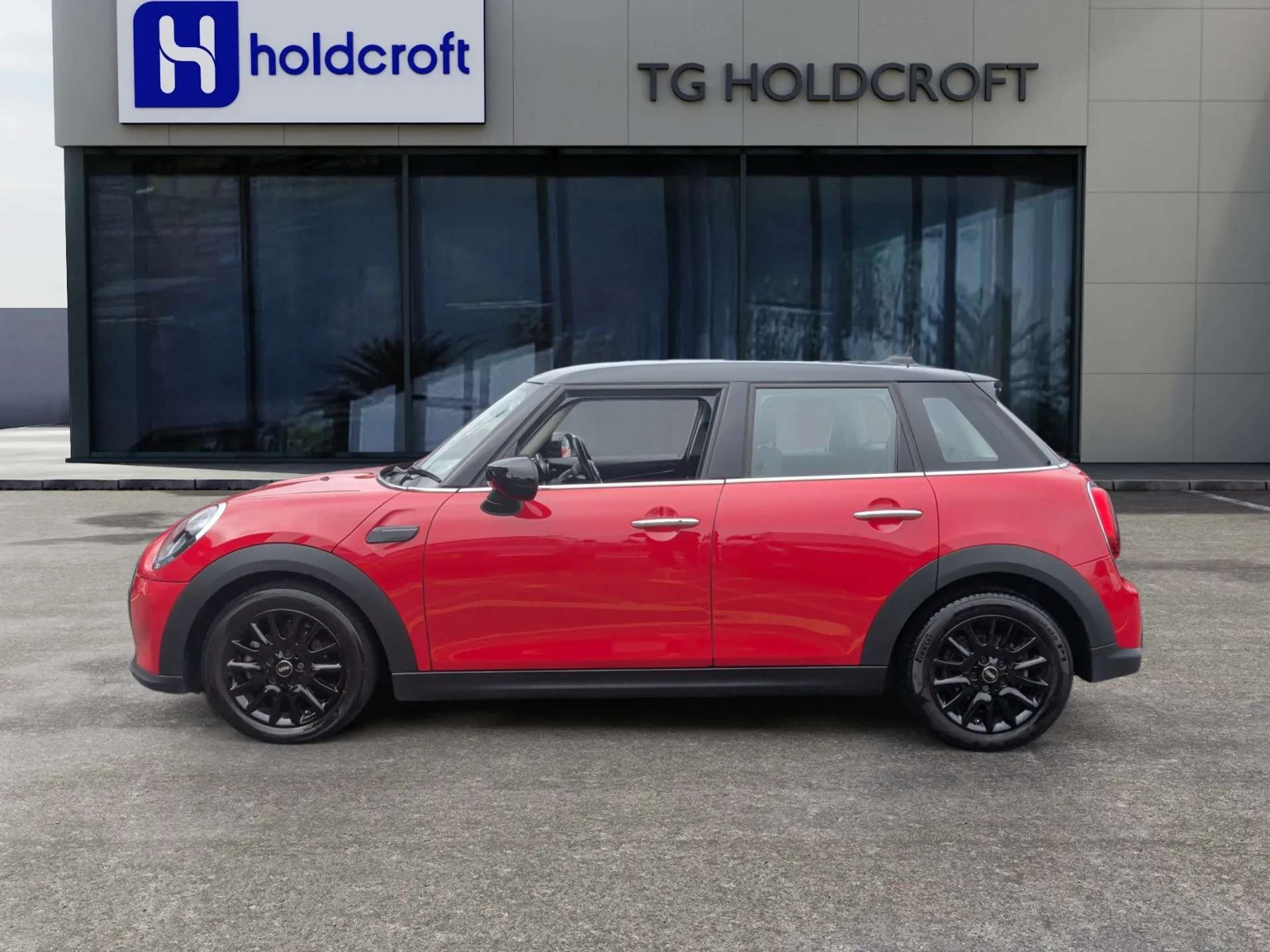 A 2023 MINI HATCH 1.5 Cooper Classic Premium 5dr A 2023 MINI HATCH 1.5 Cooper Classic Premium 5dr