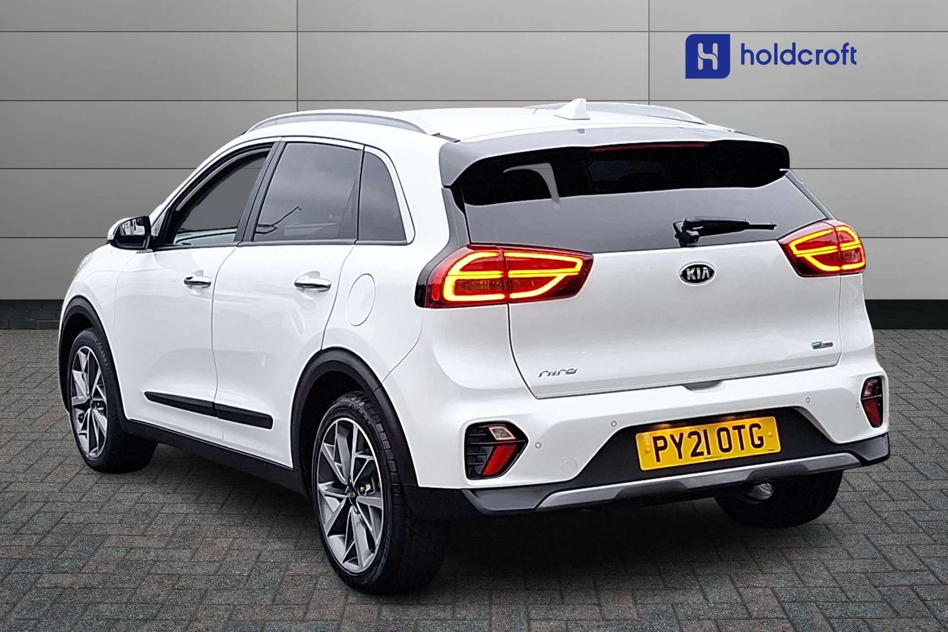 A 2021 KIA NIRO 1.6 GDi Hybrid 3 5dr DCT A 2021 KIA NIRO 1.6 GDi Hybrid 3 5dr DCT